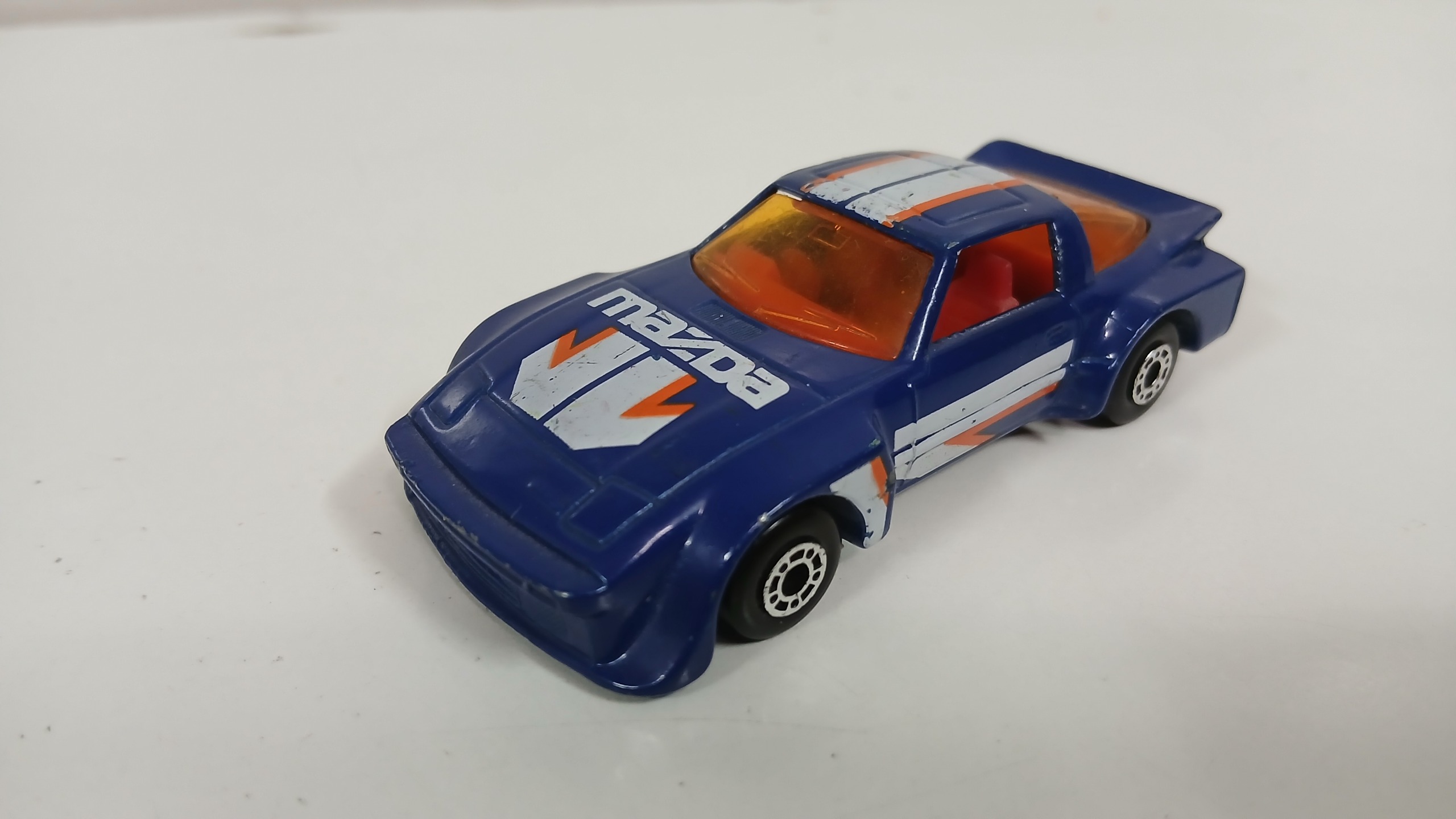 ماشین فلزی قدیمی مچباکس