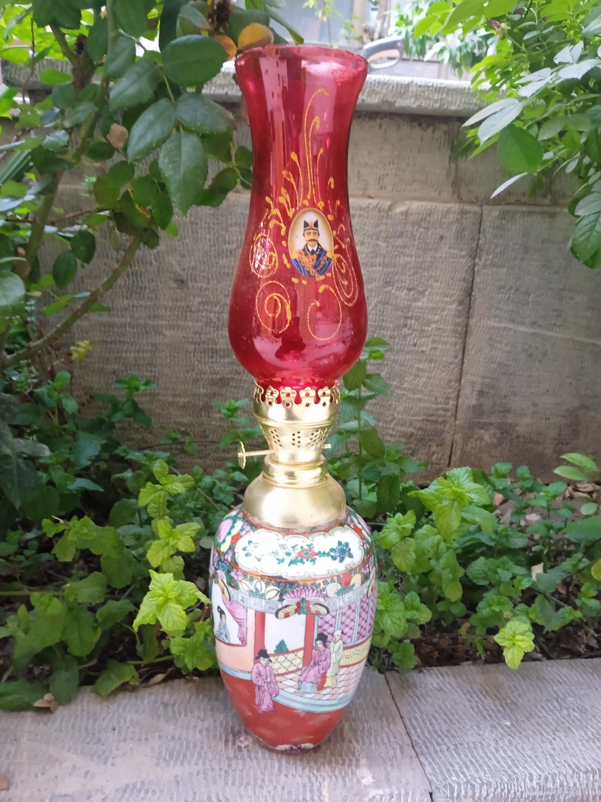 چراغ بزرگ گردسوز نفتی  باحباب لاله ای کاملا نو