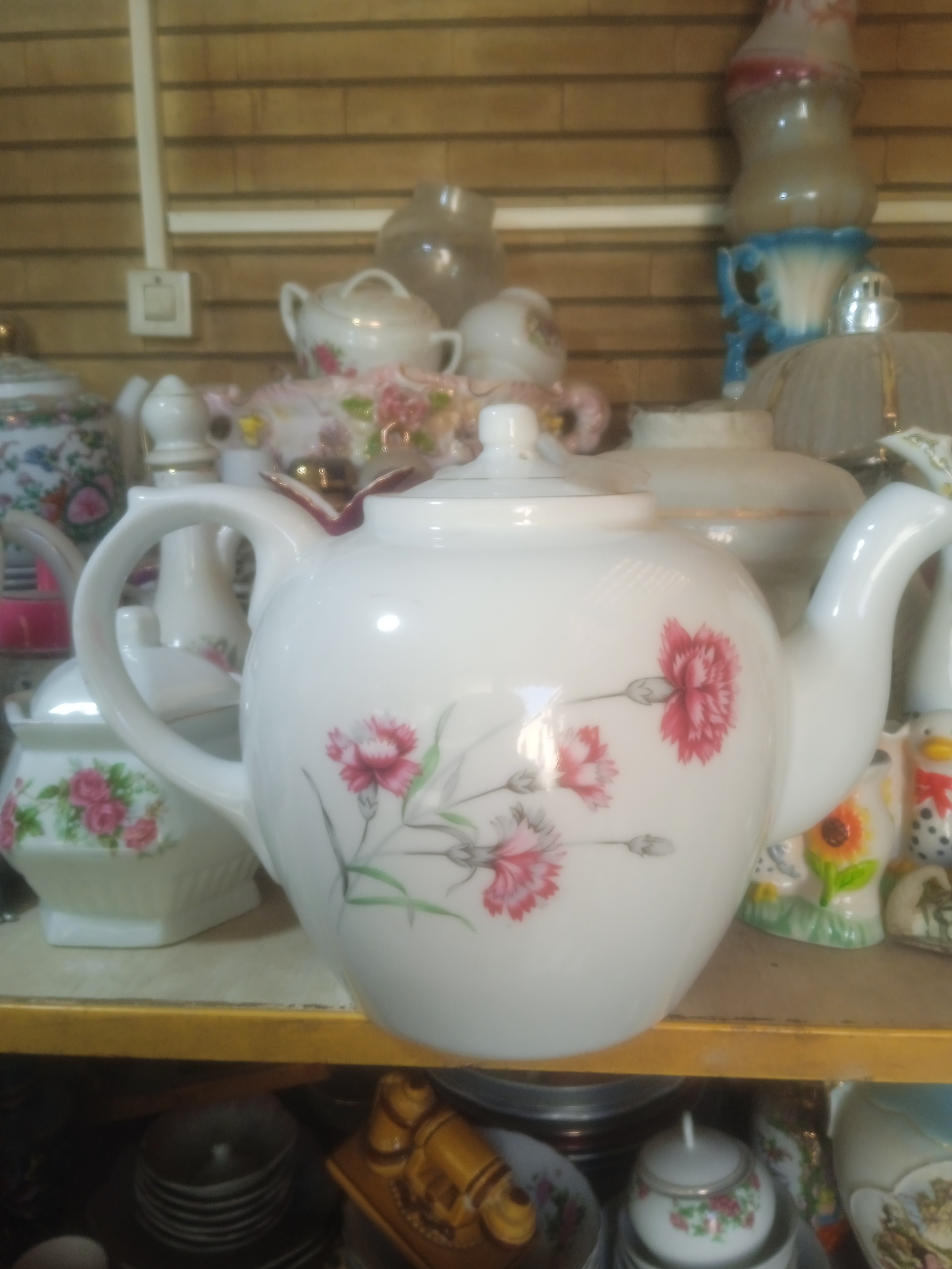 قوری قدیمی گل میخک ساخت کشور چک