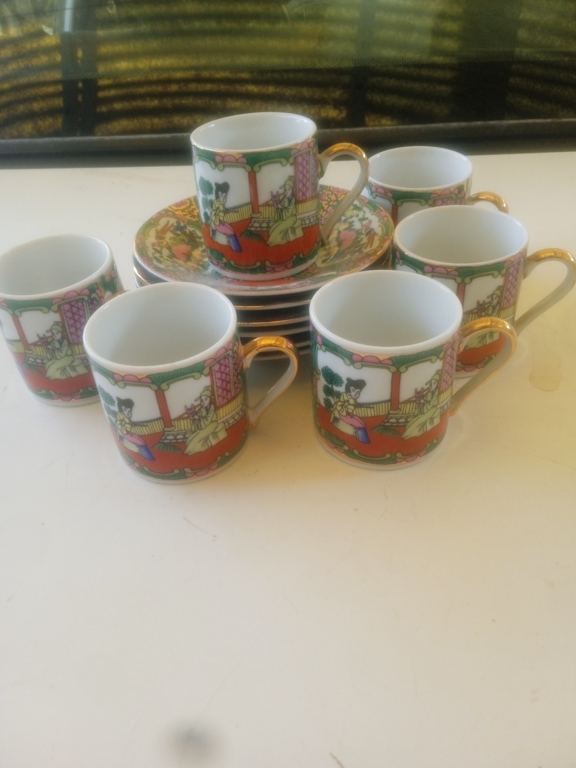 یکدست شامل 6 فنجان ونعلبکی مربوطه مرغی ژاپن