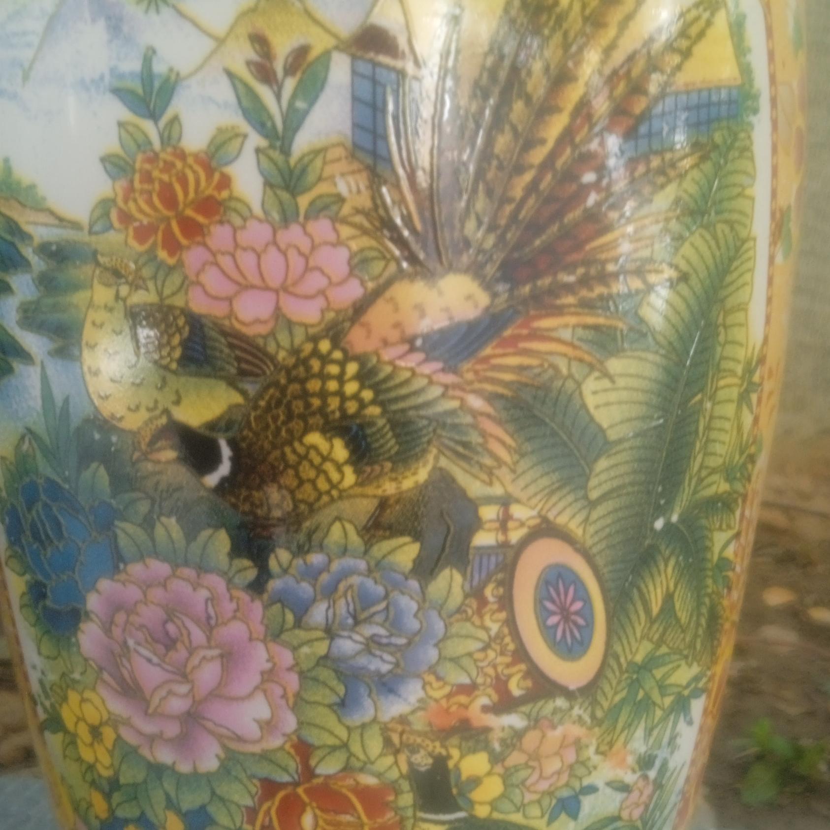 جفت گلدان قدیمی نقش برجسته