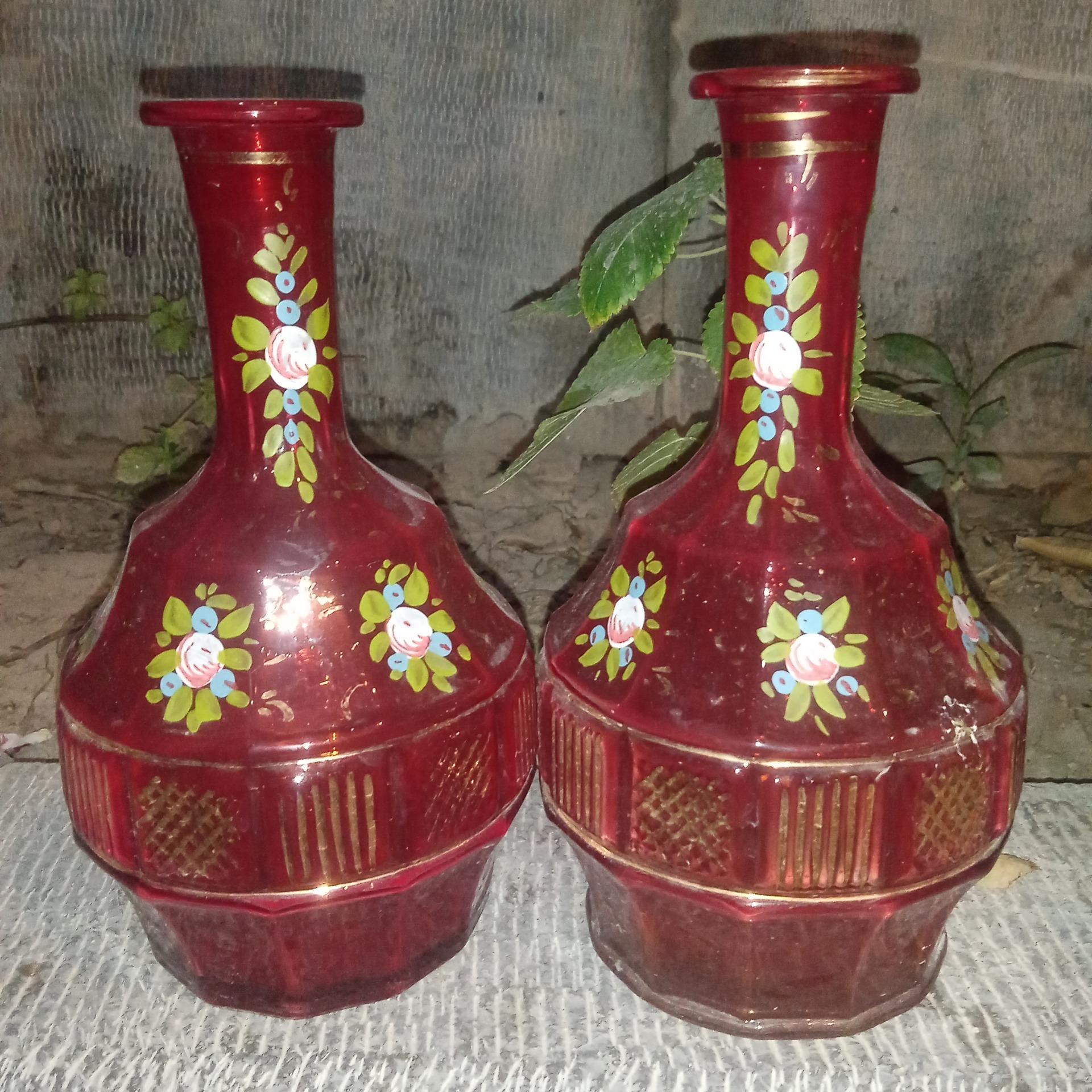 جفت تنگ قدیمی قرمز رنگ نقاشی دست