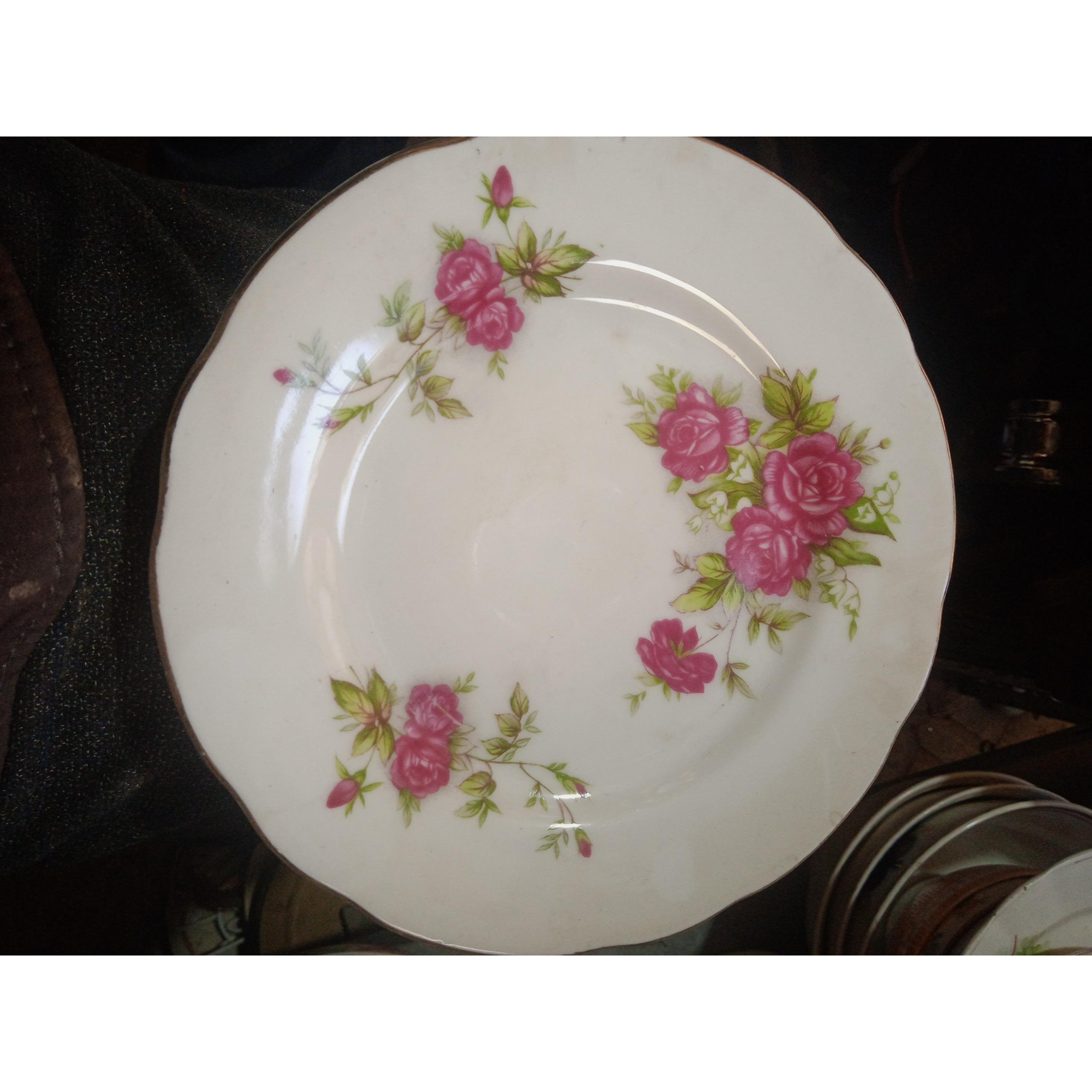 سه دست بشقاب تخت وگود وپیش دستی گلسرخی ژاپن