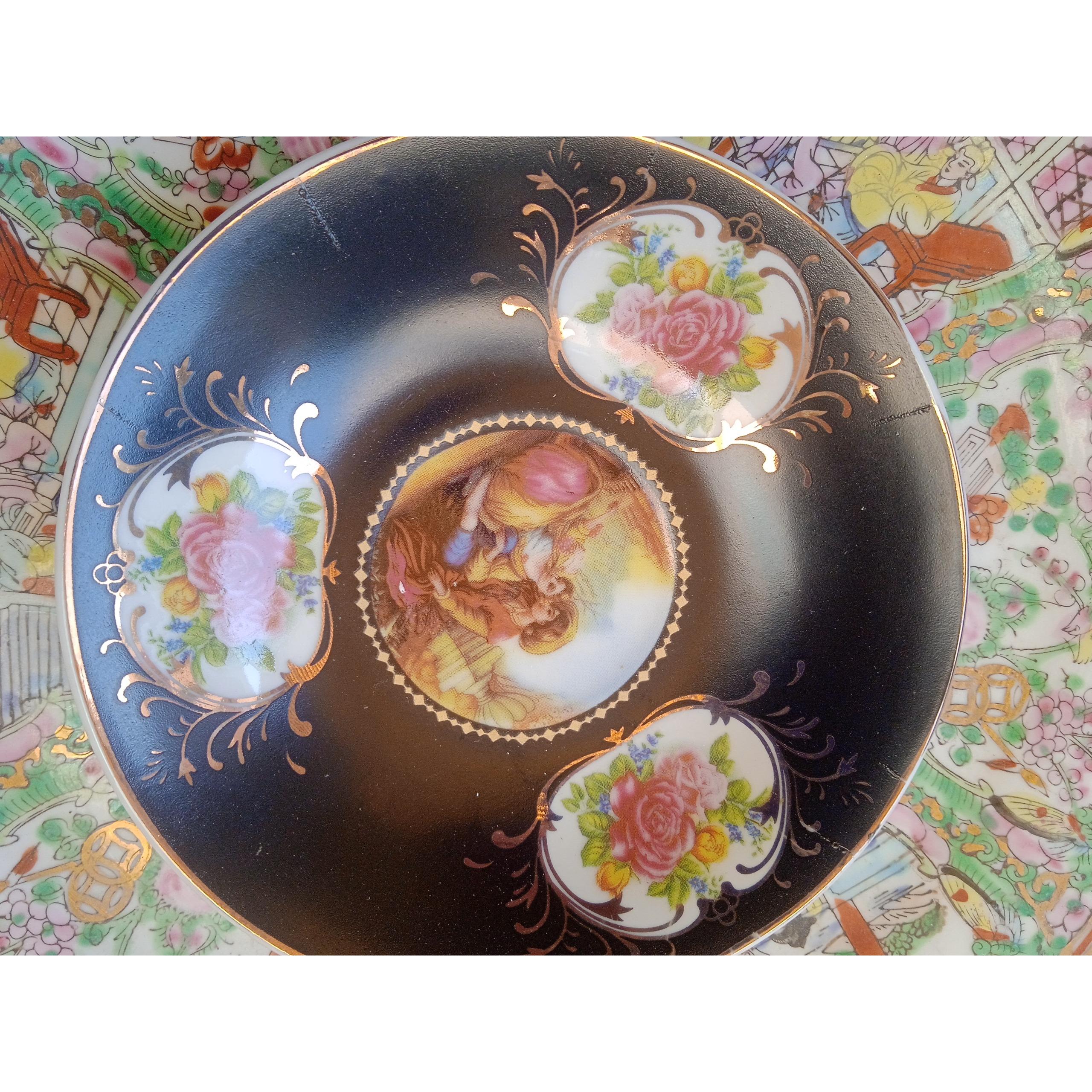 نعلبکی دیوارکوب قدیمی قطر حدود 12سانتیمتر