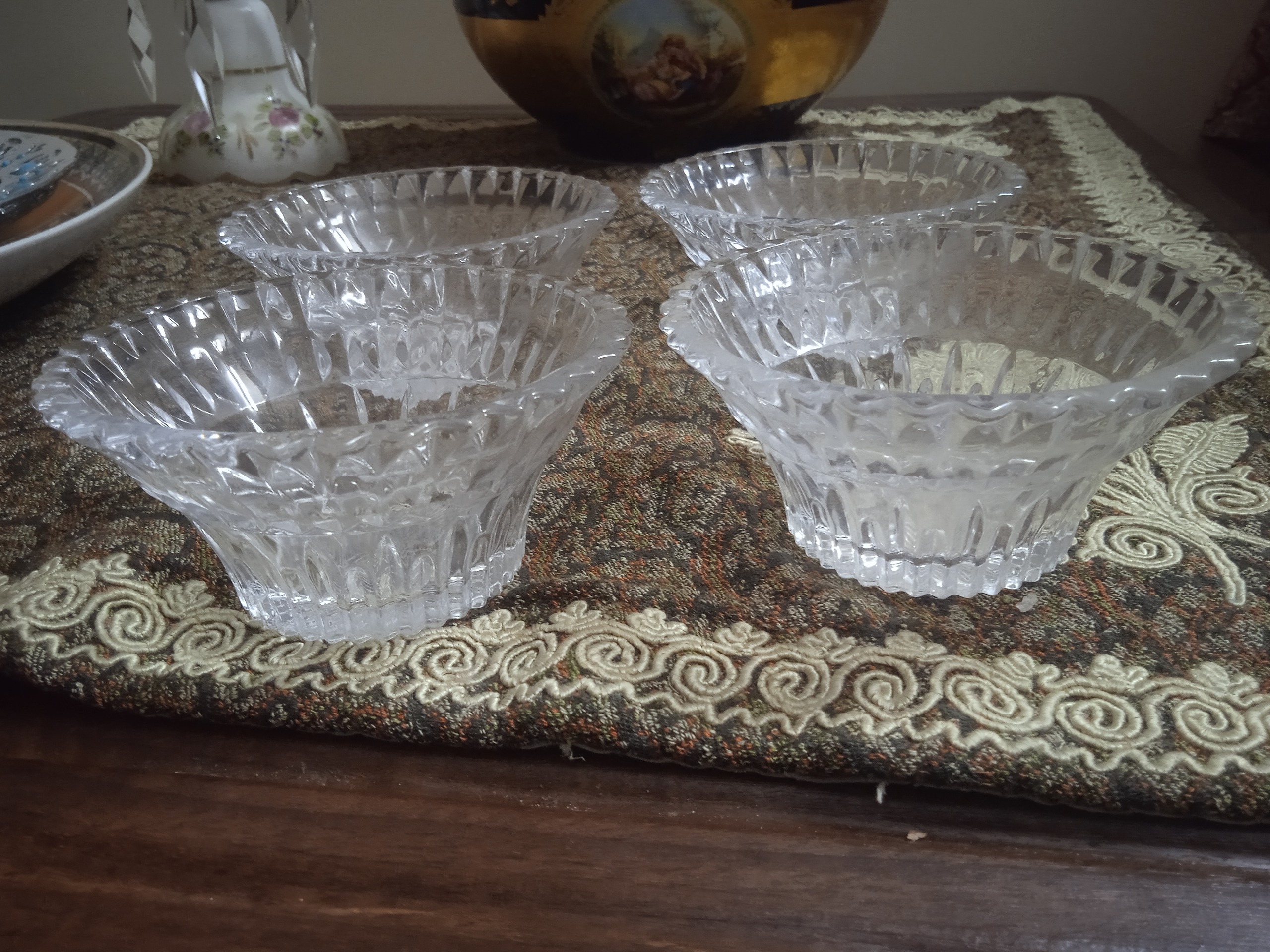 کاسه بلور ژاپنی باشکل و فیزیک خاص