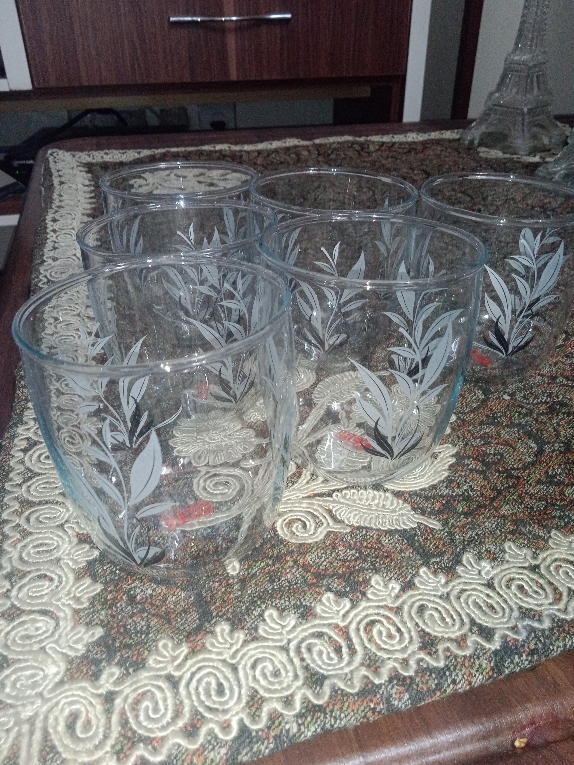 یکدست یا شش عدد لیوان بزرگ قدیمی