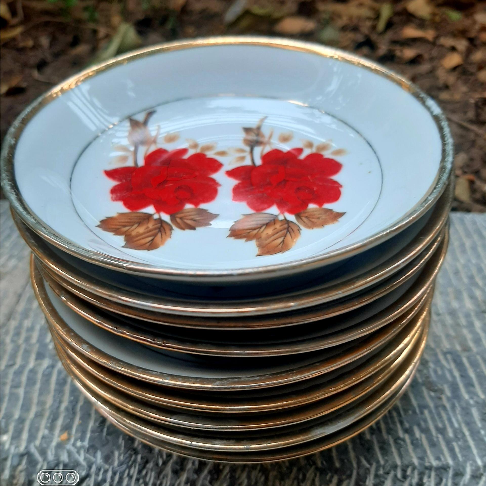 یکدست معادل 6 عدد نعلبکی قدیمی ژاپن منحصربفرد