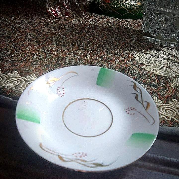 نعلبکی دیوارکوب قدیمی چینی نازک وباکیفیت