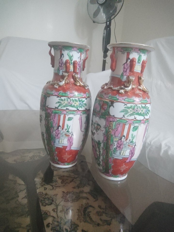 جفت گلدان بسیار قدیمی مرغی نقش بهشتی گوشواره دار