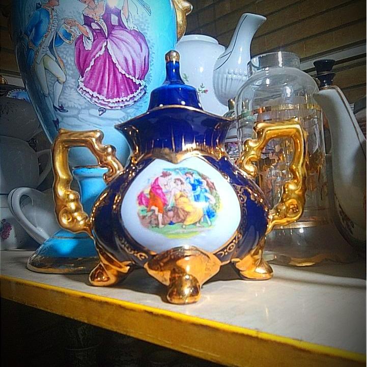 قندان بزرگ سرمه ای با تصویر سه دختر پایه دار
