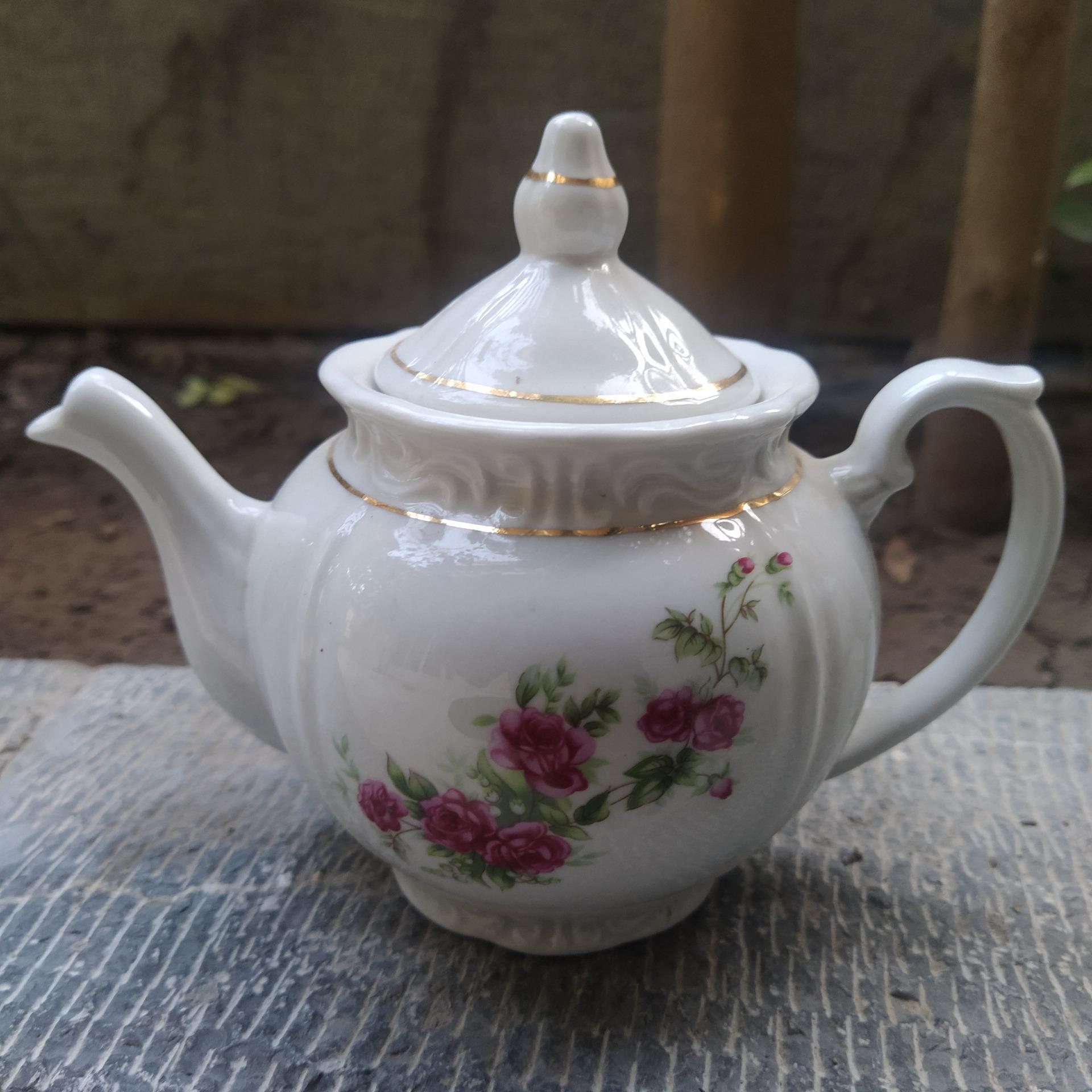 قوری گلسرخی و باکیفیت از برند زرین