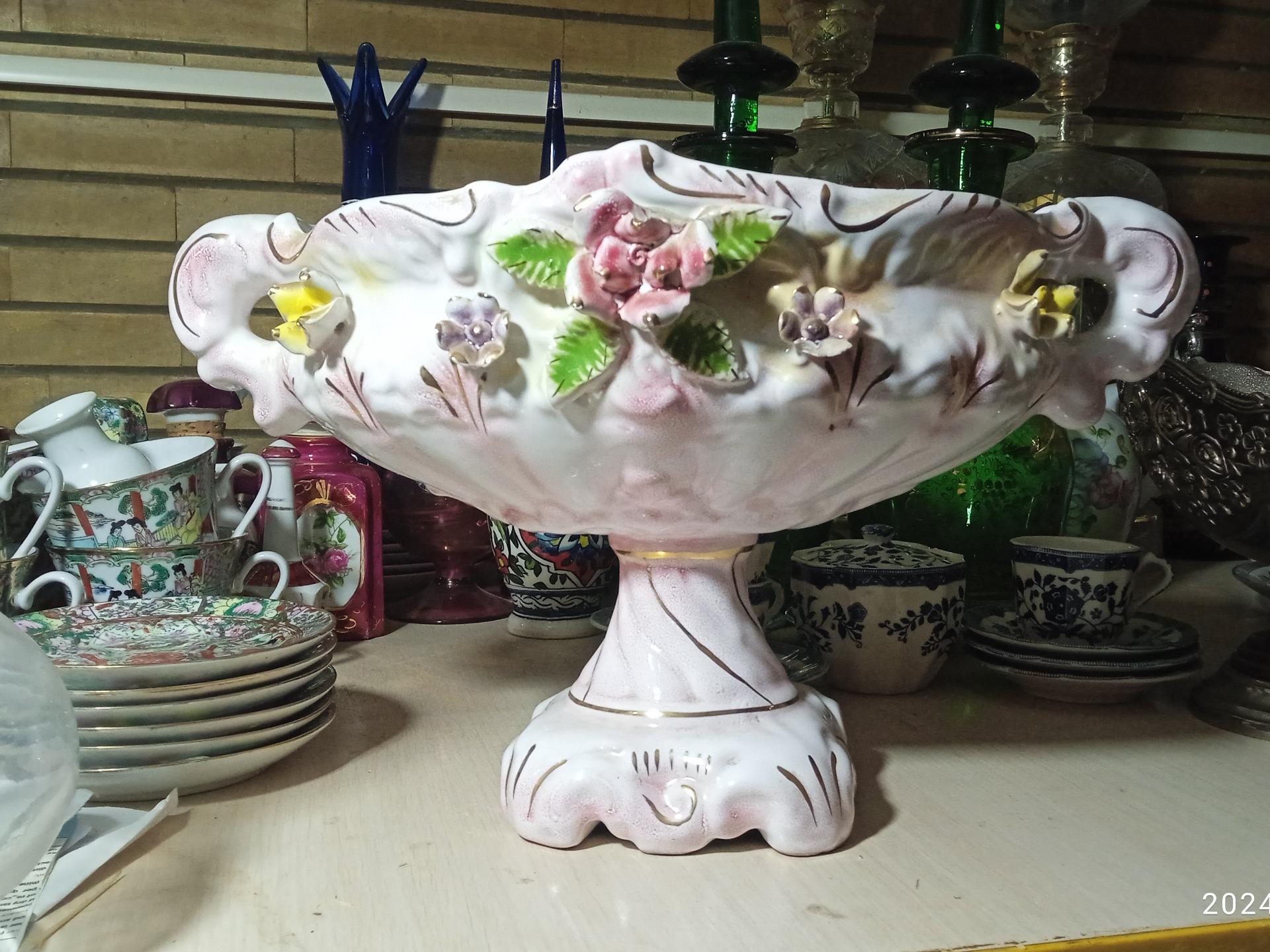 ظرف بزرگ میوه خوری پایه دار قایقی نقش برجسته