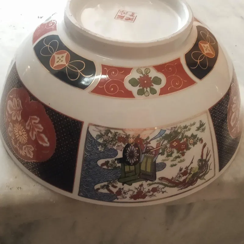 کاسه قدیمی وبزرگ ژاپن معروف به کالسکه ای