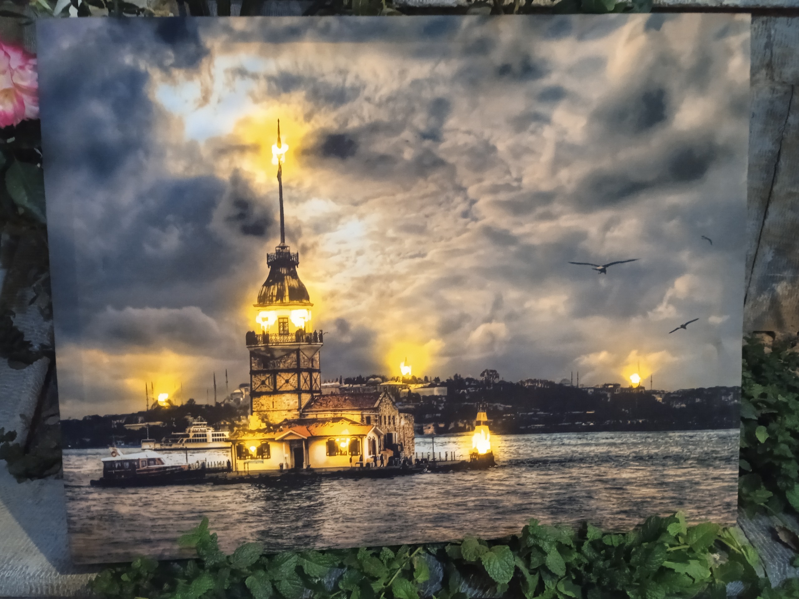 تابلو پارچه ای مجهز به لامپهای ال ای دی