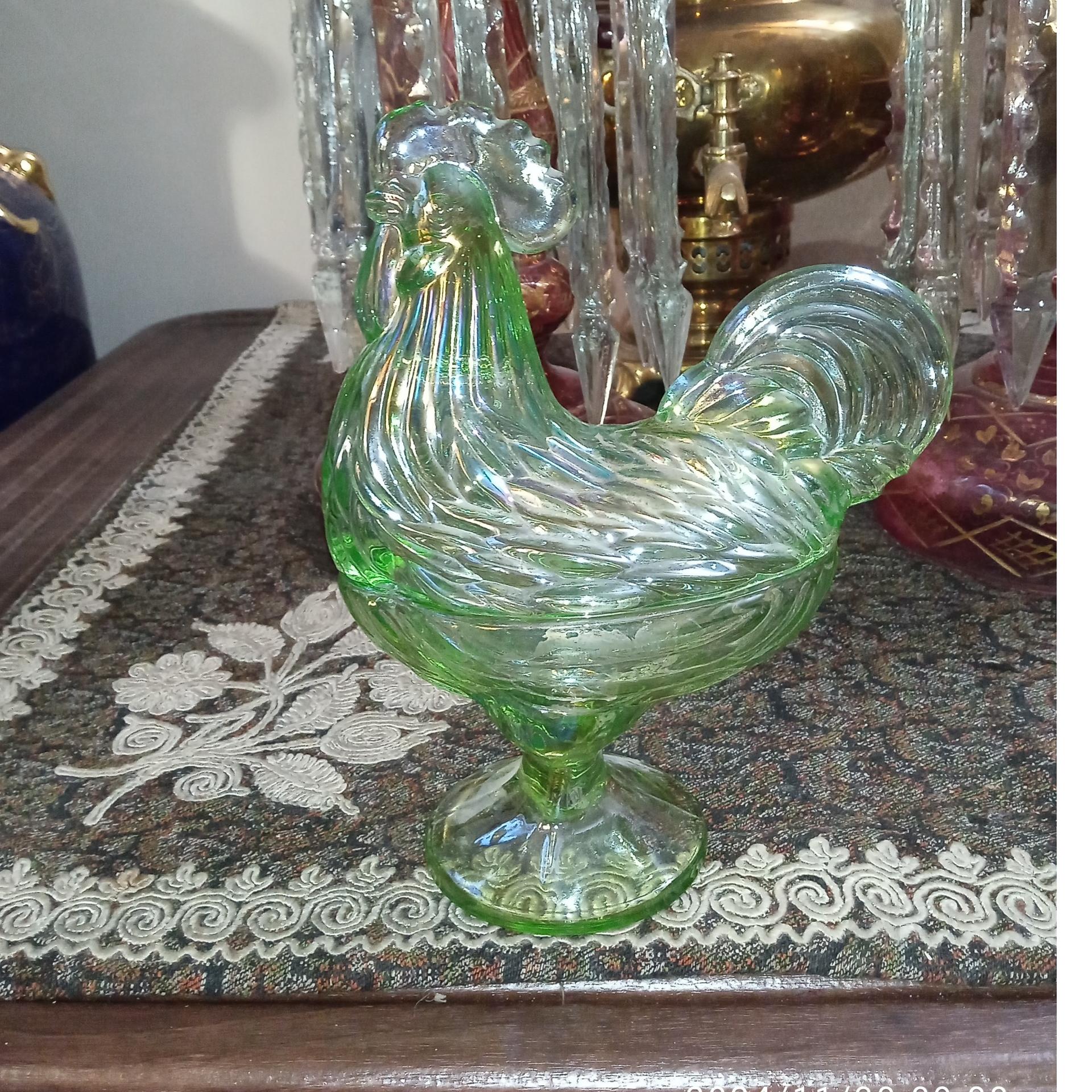 مجسمه کریستالی قدیمی روسی برنگ سبز بیدی وهفت رنگ