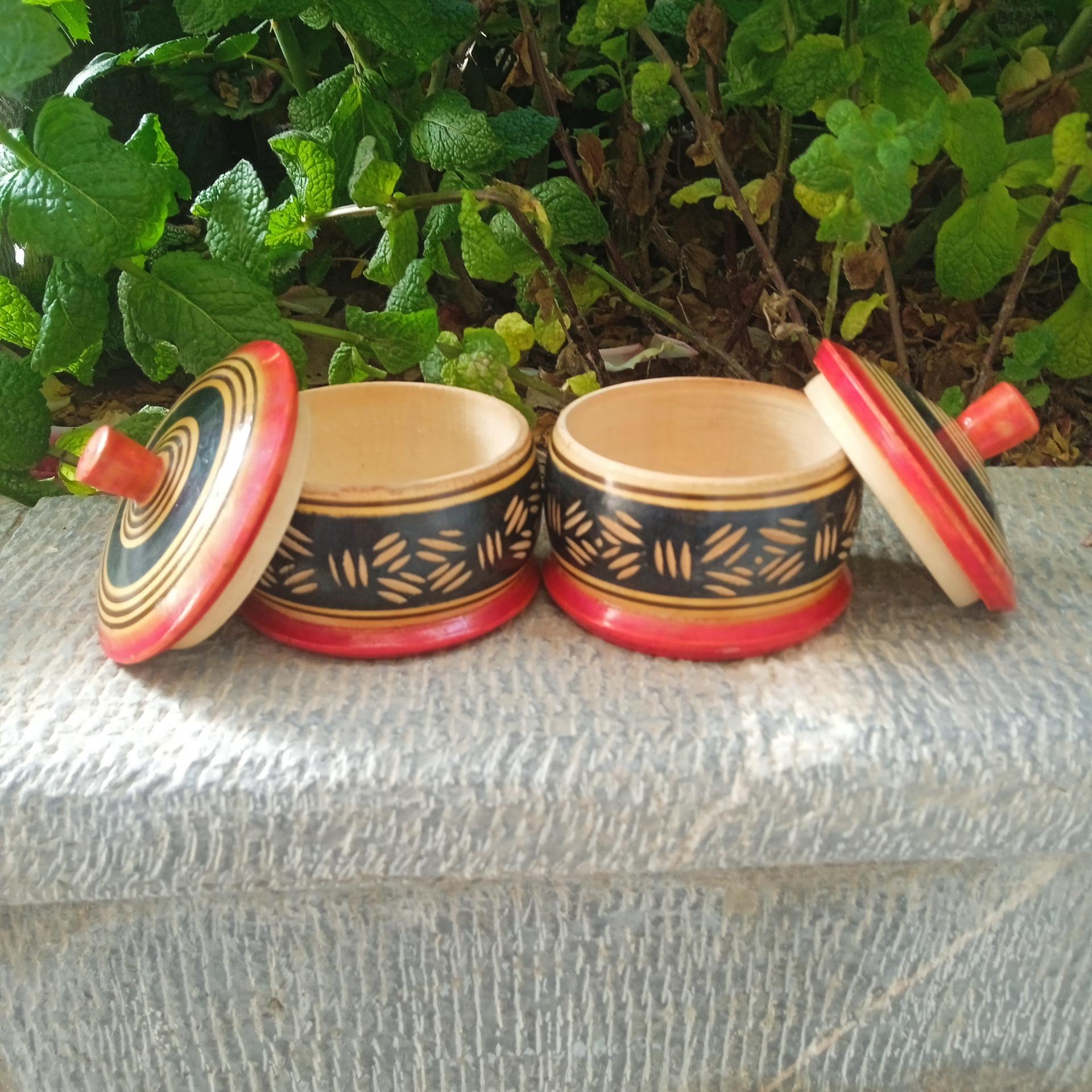 جفت قندان چوبی در دار روسی