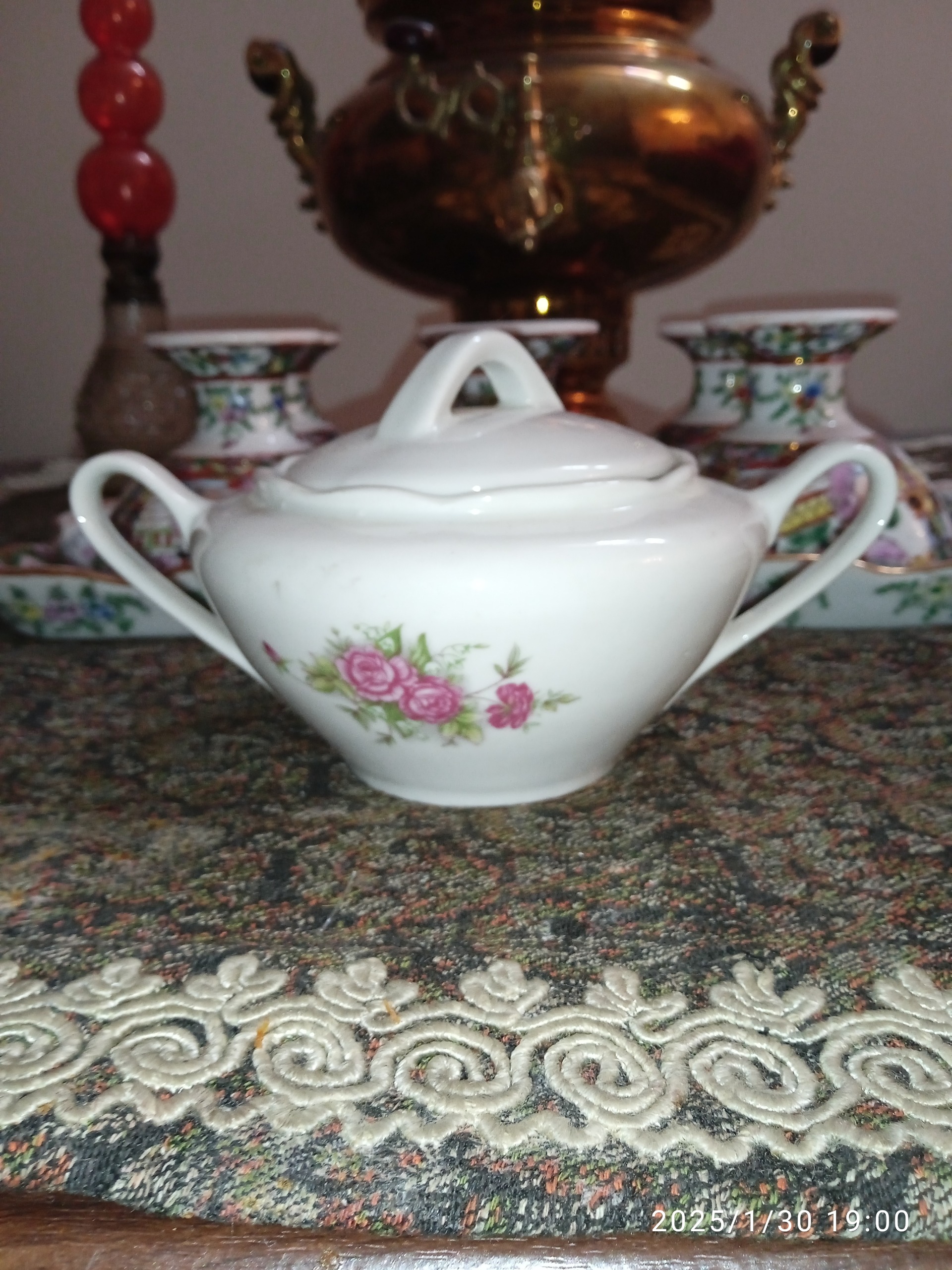 قندان گل سرخی دودسته ساخت کشور چک لب چین