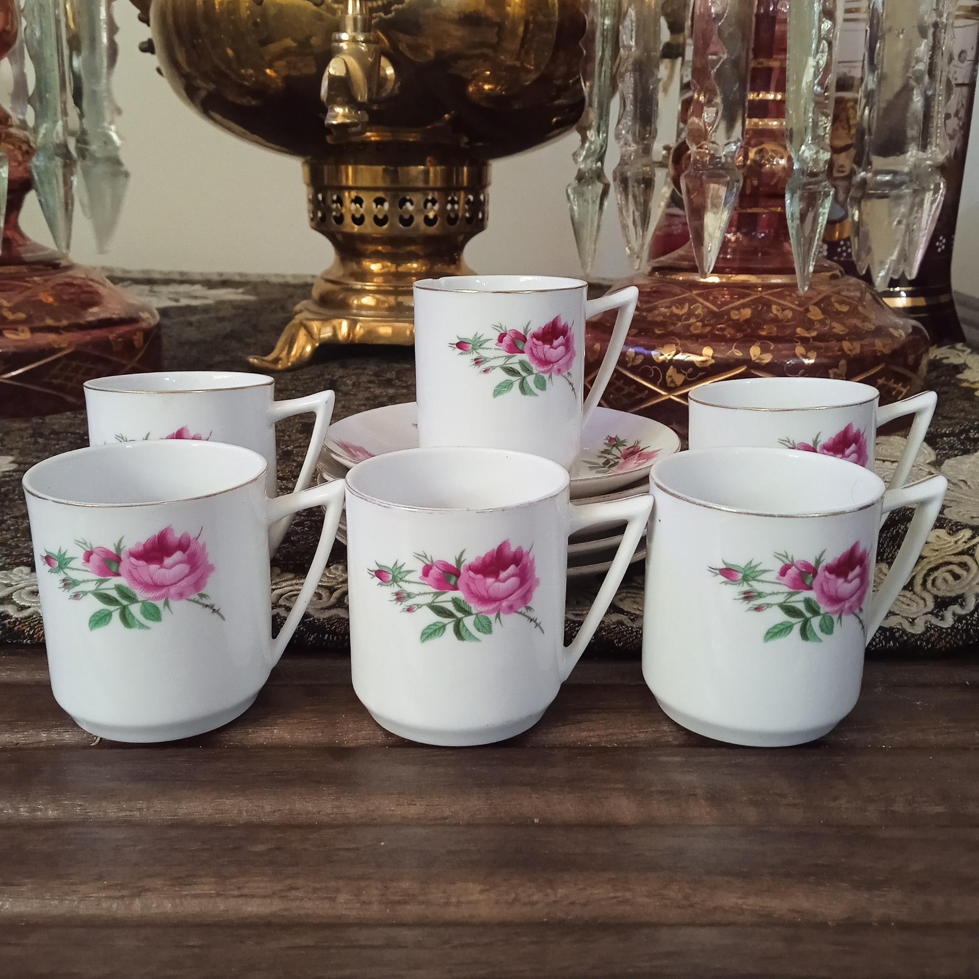 یکدست فنجان ونعلبکی گل سرخ مارک معتبر