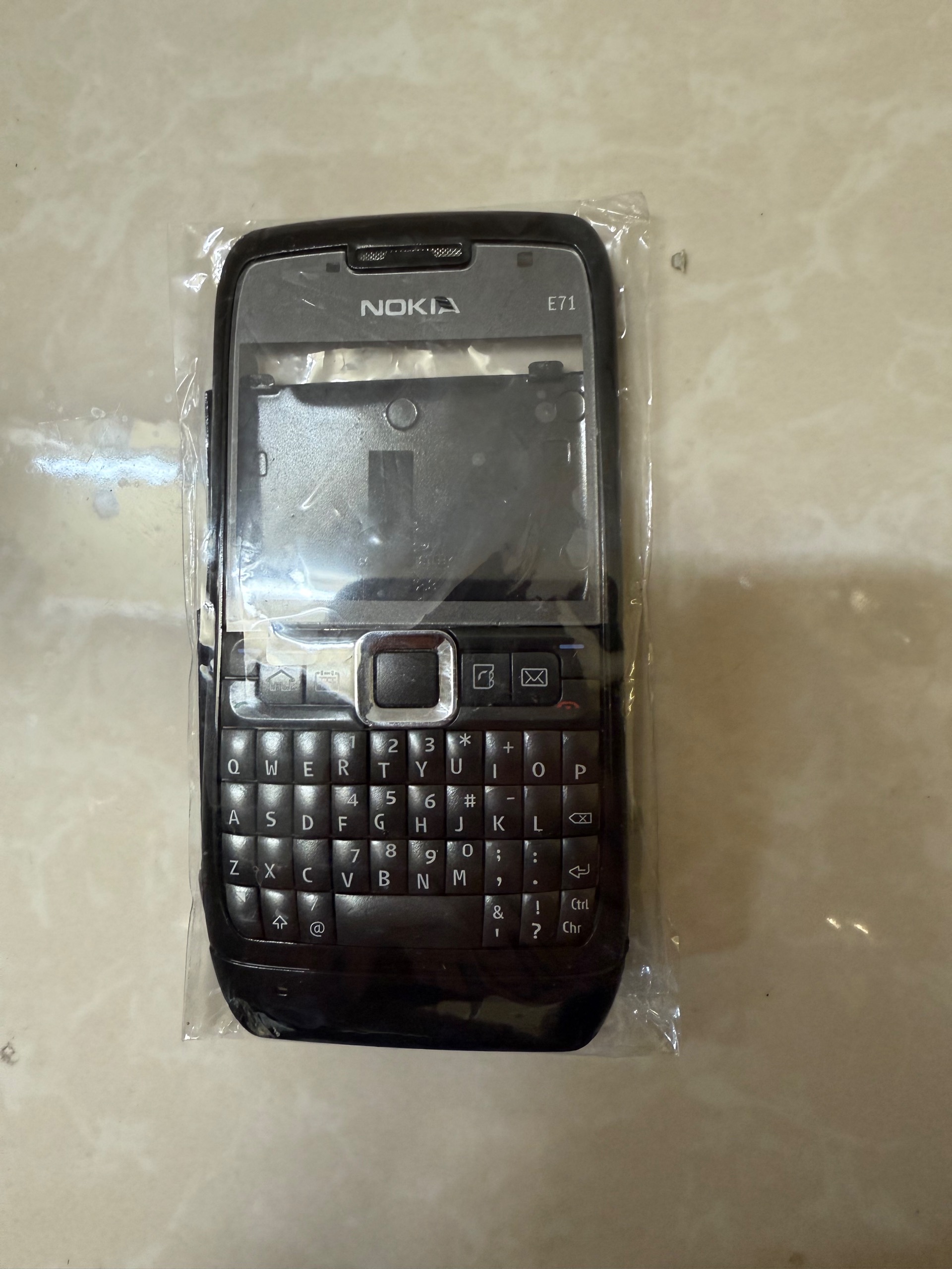 قاب نوکیا E71