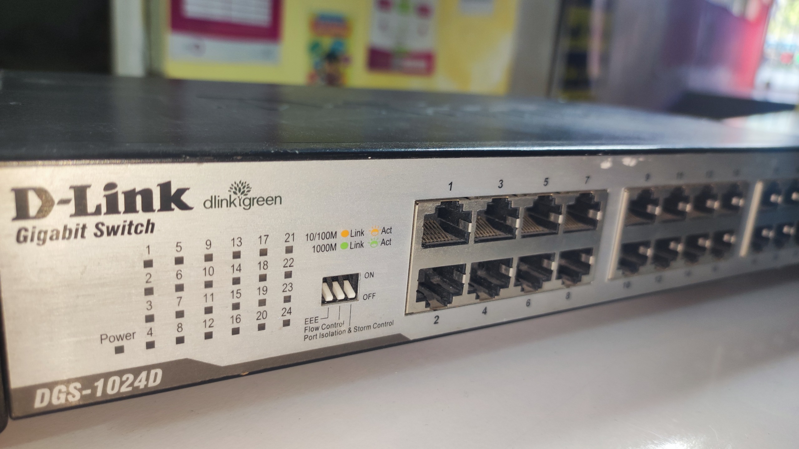 سوییچ 24 پورت دی لینک