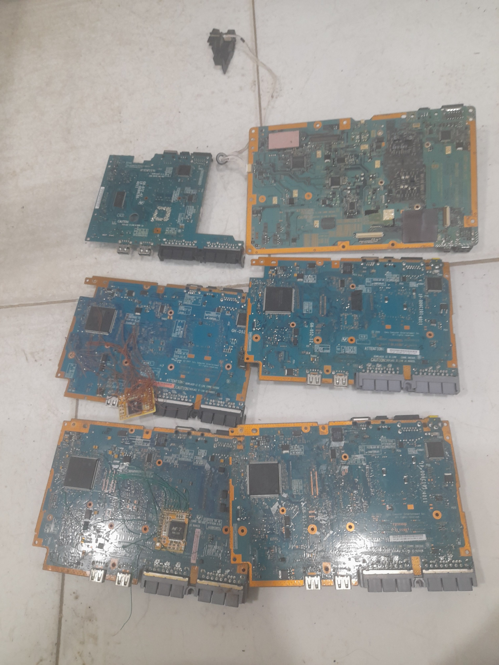 تعداد6عدد برد پلی استیشن2 خراب