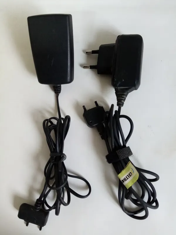 2عدد شارژ گوشی سونی اریکسون