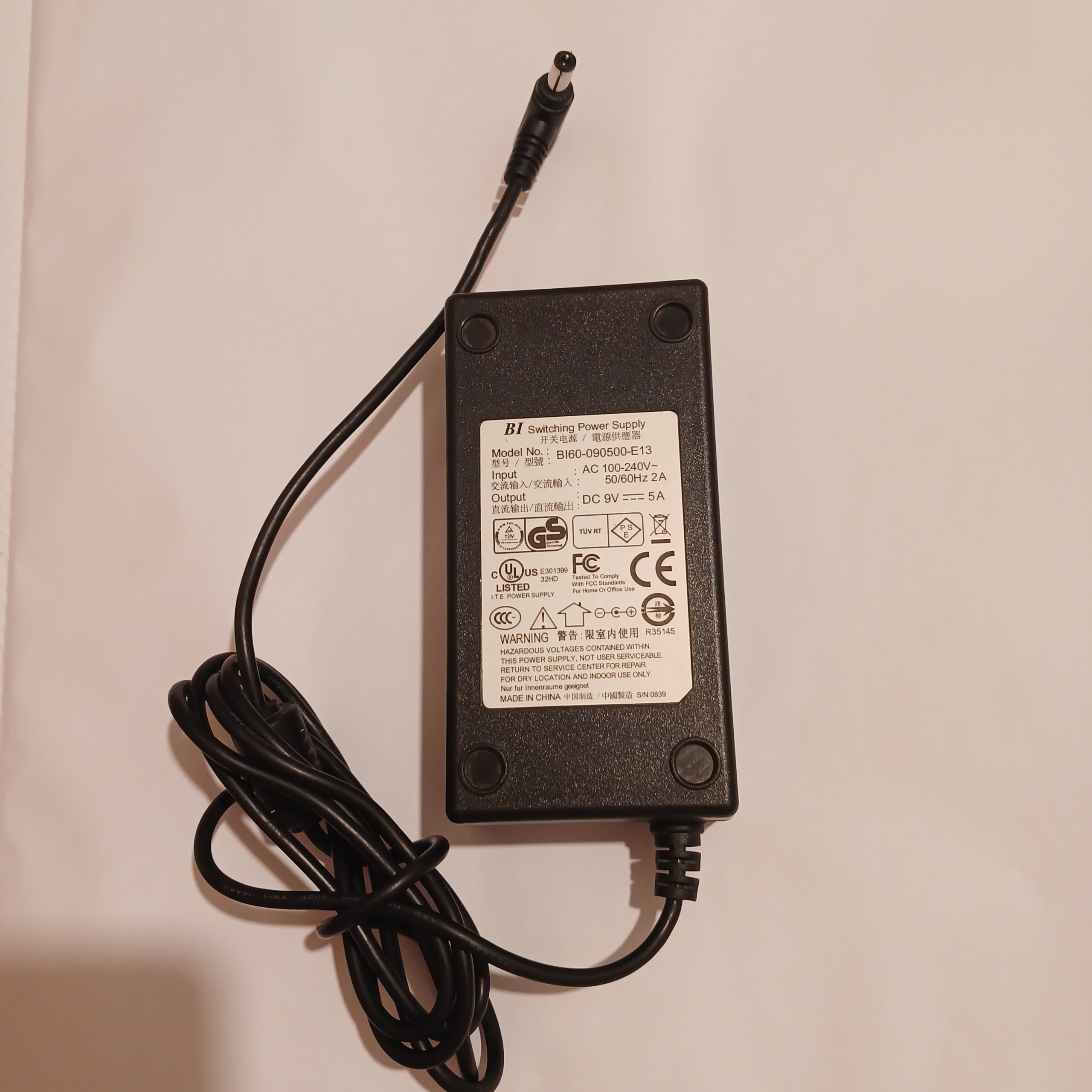 آداپتور 9 ولت 5 آمپر مارک BI