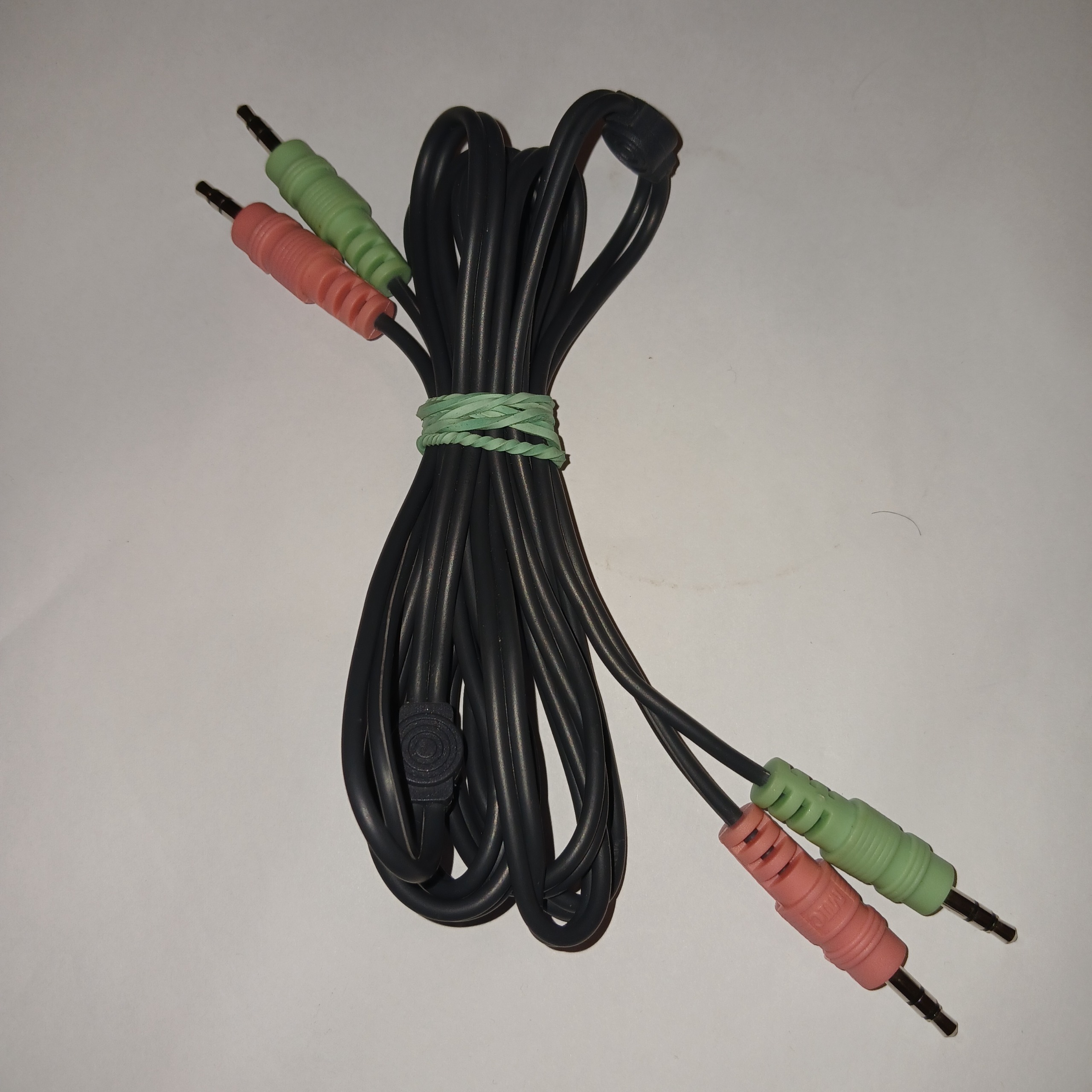 کابل AUX اسپیکر و کامپیوتر