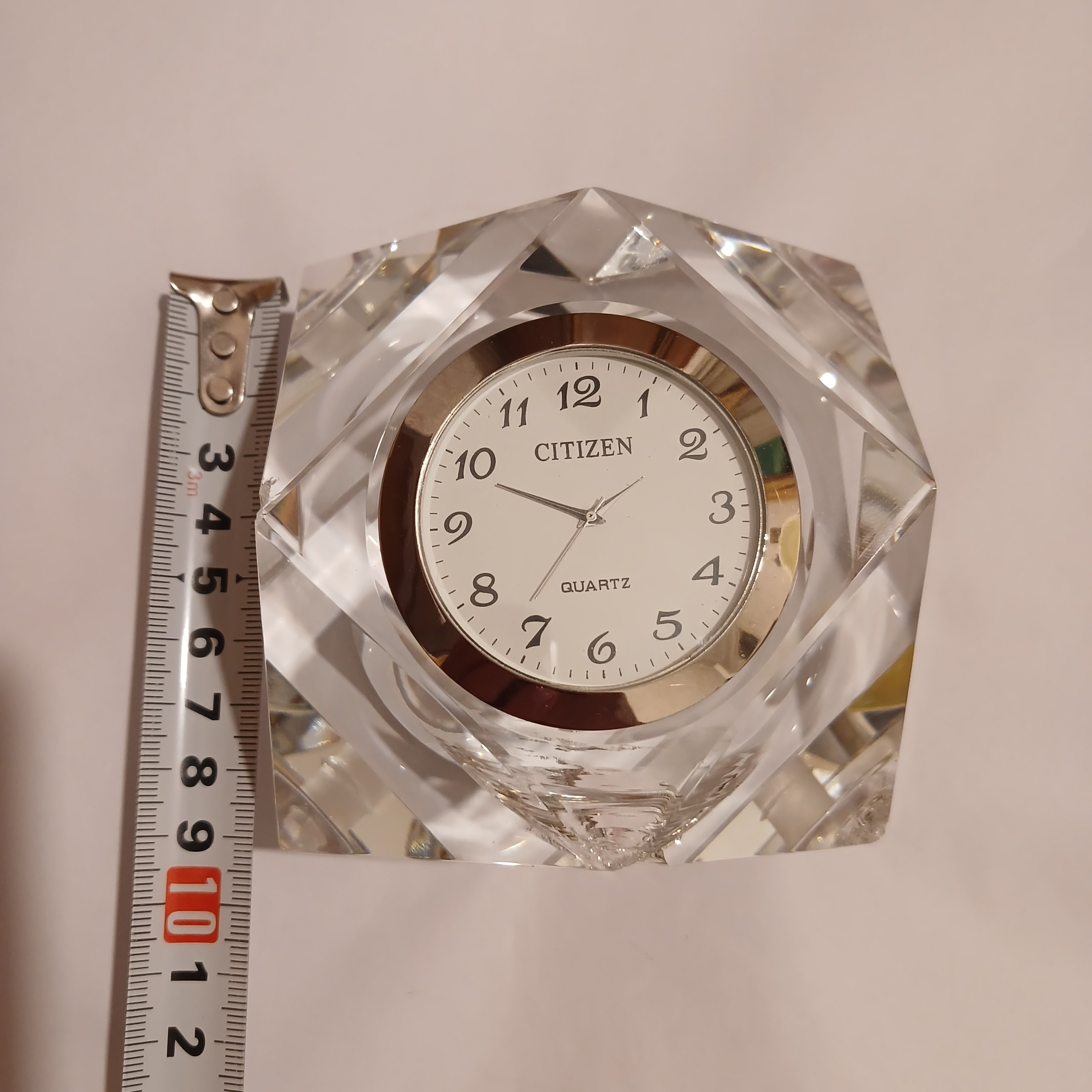 ساعت رومیزی کریستالی چند وجهی