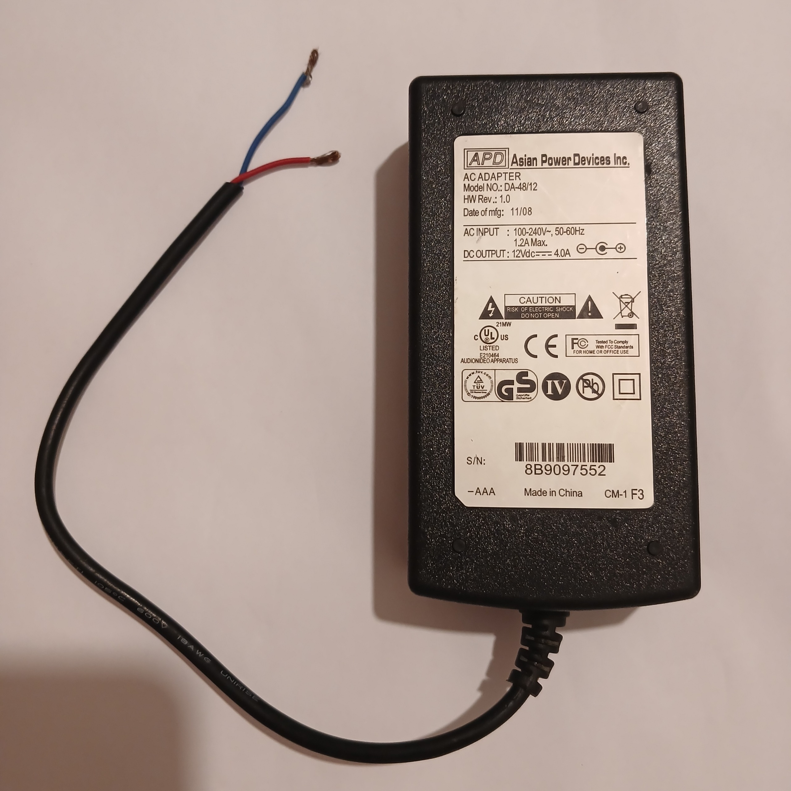 آداپتور 12 ولت 4 امپر بدون سرفیش