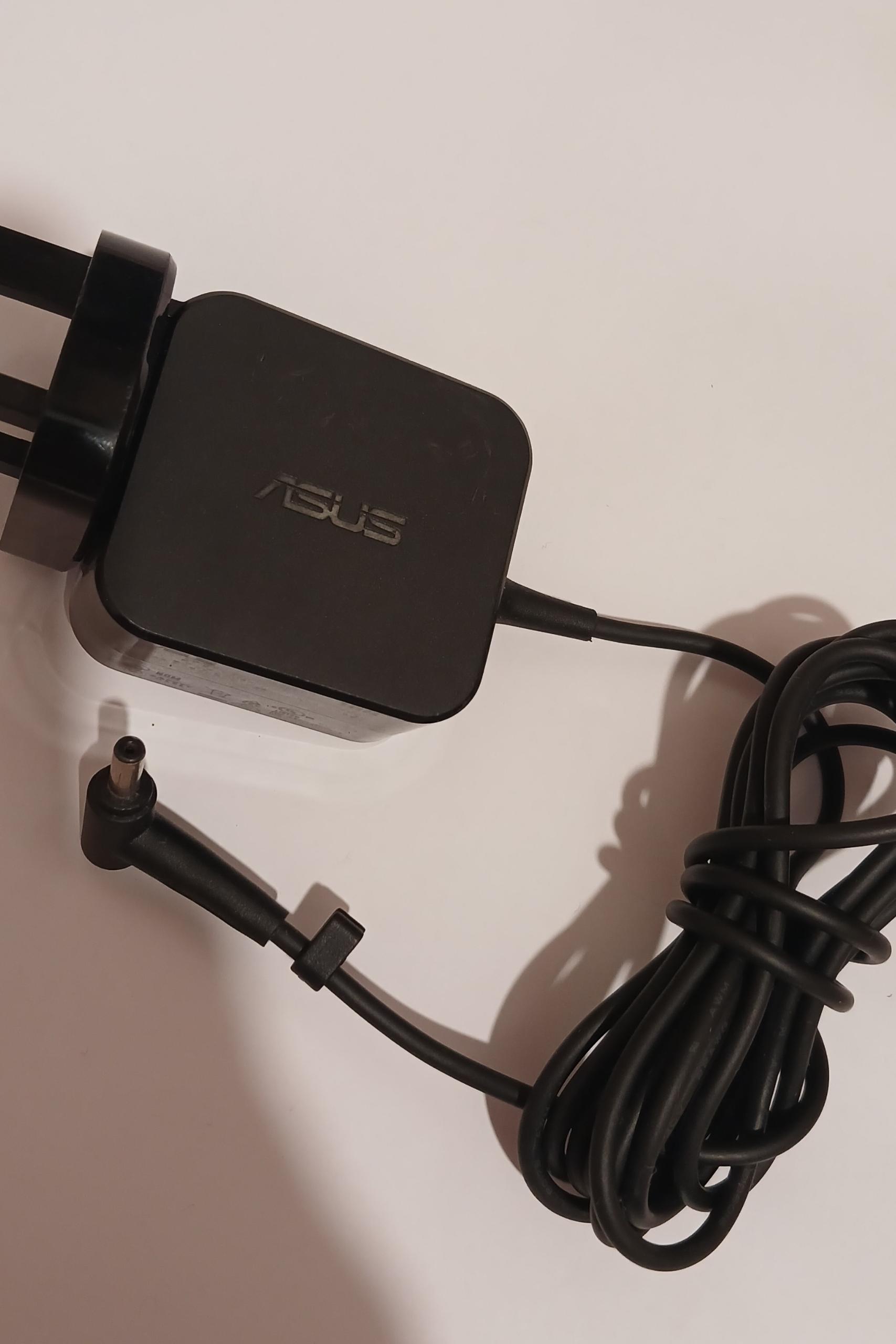 شارژر لپ تاپ ایسوس 19 ولت