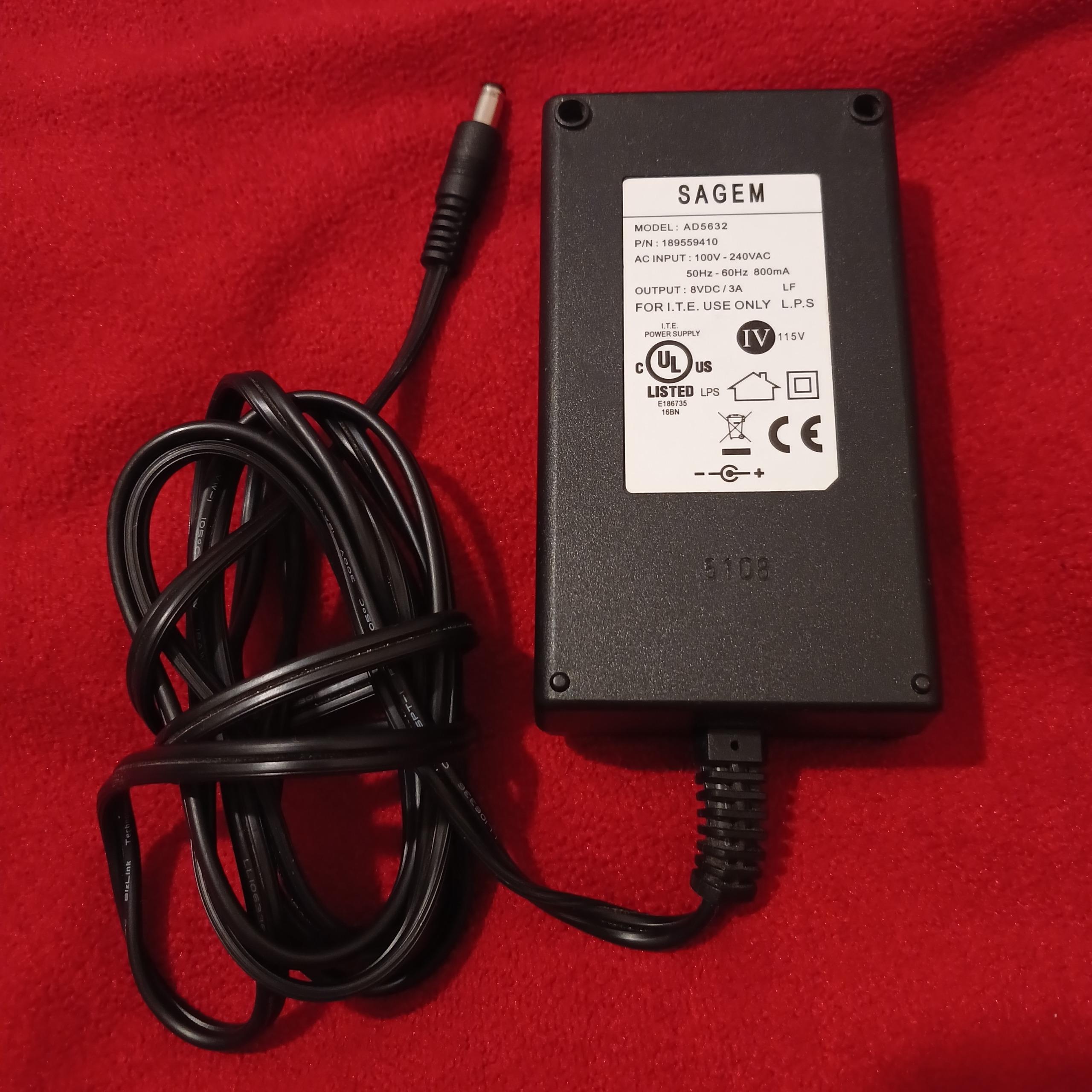 آداپتور 8 ولت 3 آمپر SAGEM