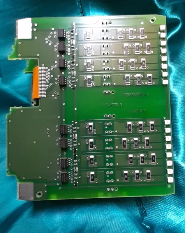 برد مدار کارت ورودی و خروجی پی ال سی(PLC)