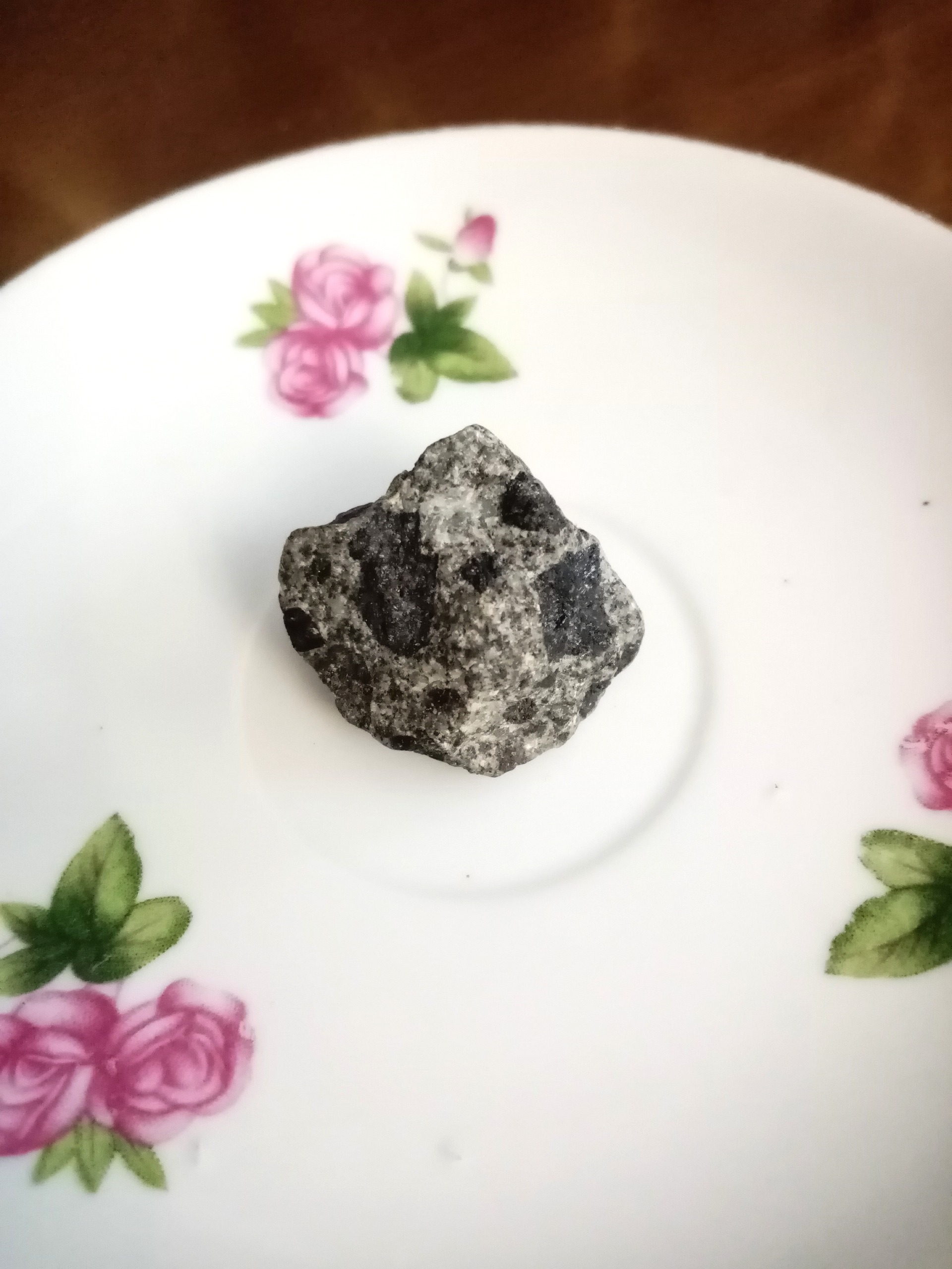 سنگ الماس سیاه اصل جاذب آهنربا