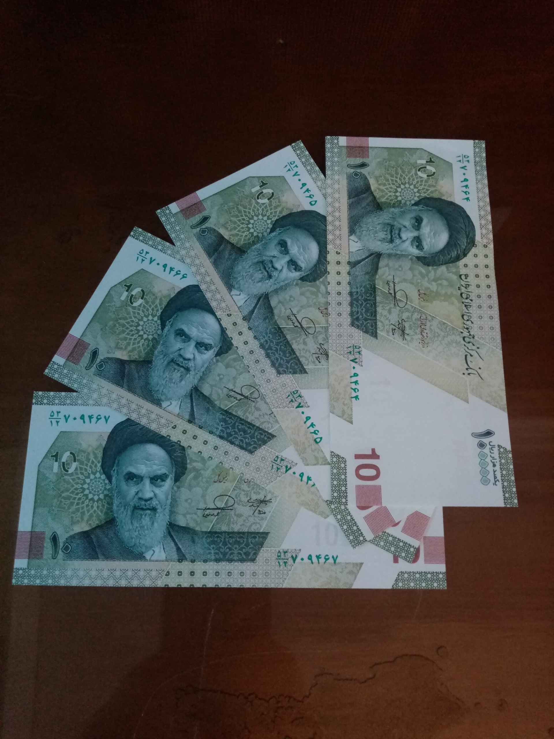 دو جفت اسکناس 100 هزار ریالی خاندوزی فرزین