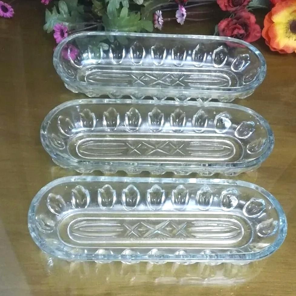 جا قاشقی جا چنگالی جاکاردی