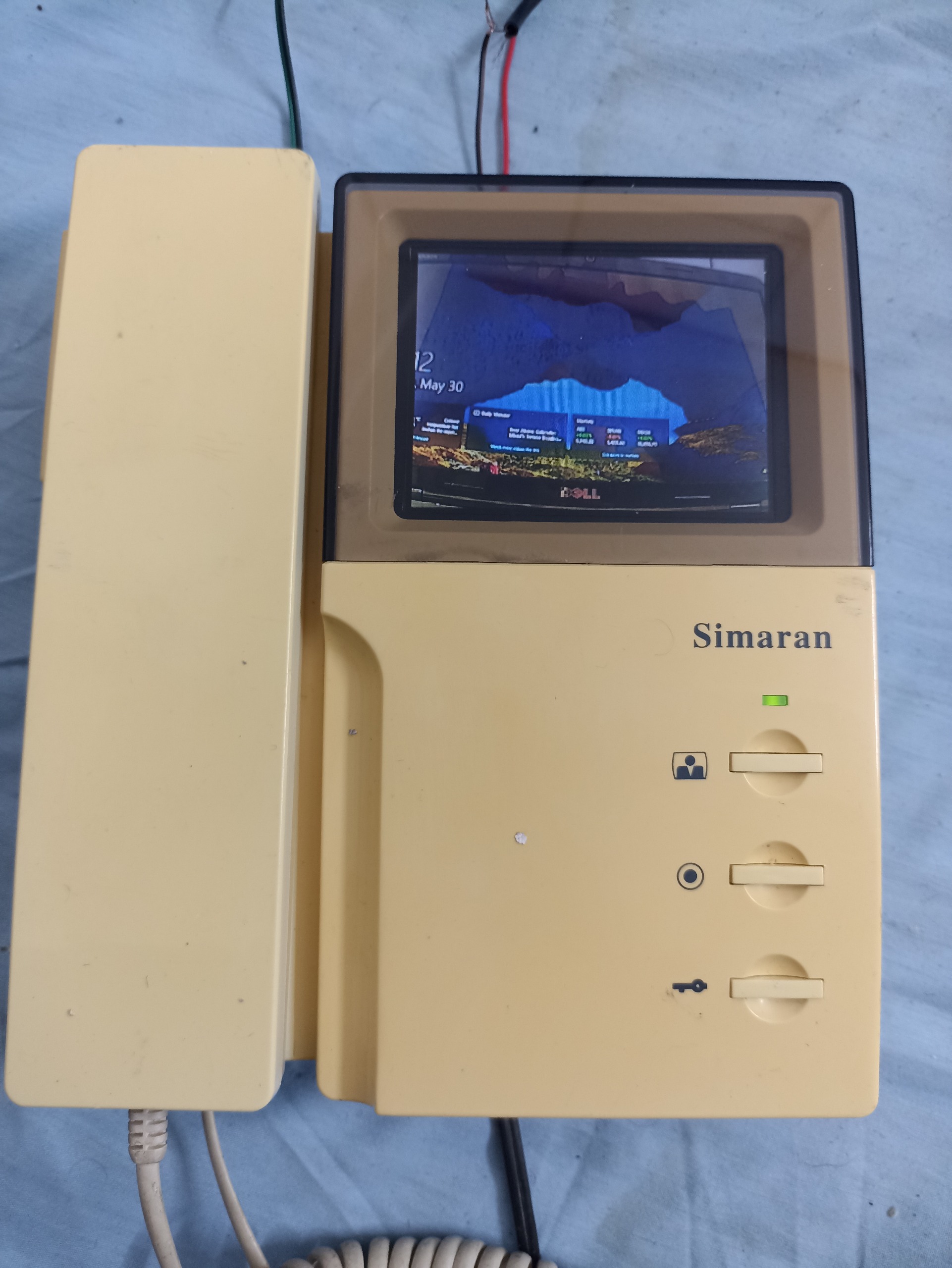 ایفون تصویری رنگی simaran