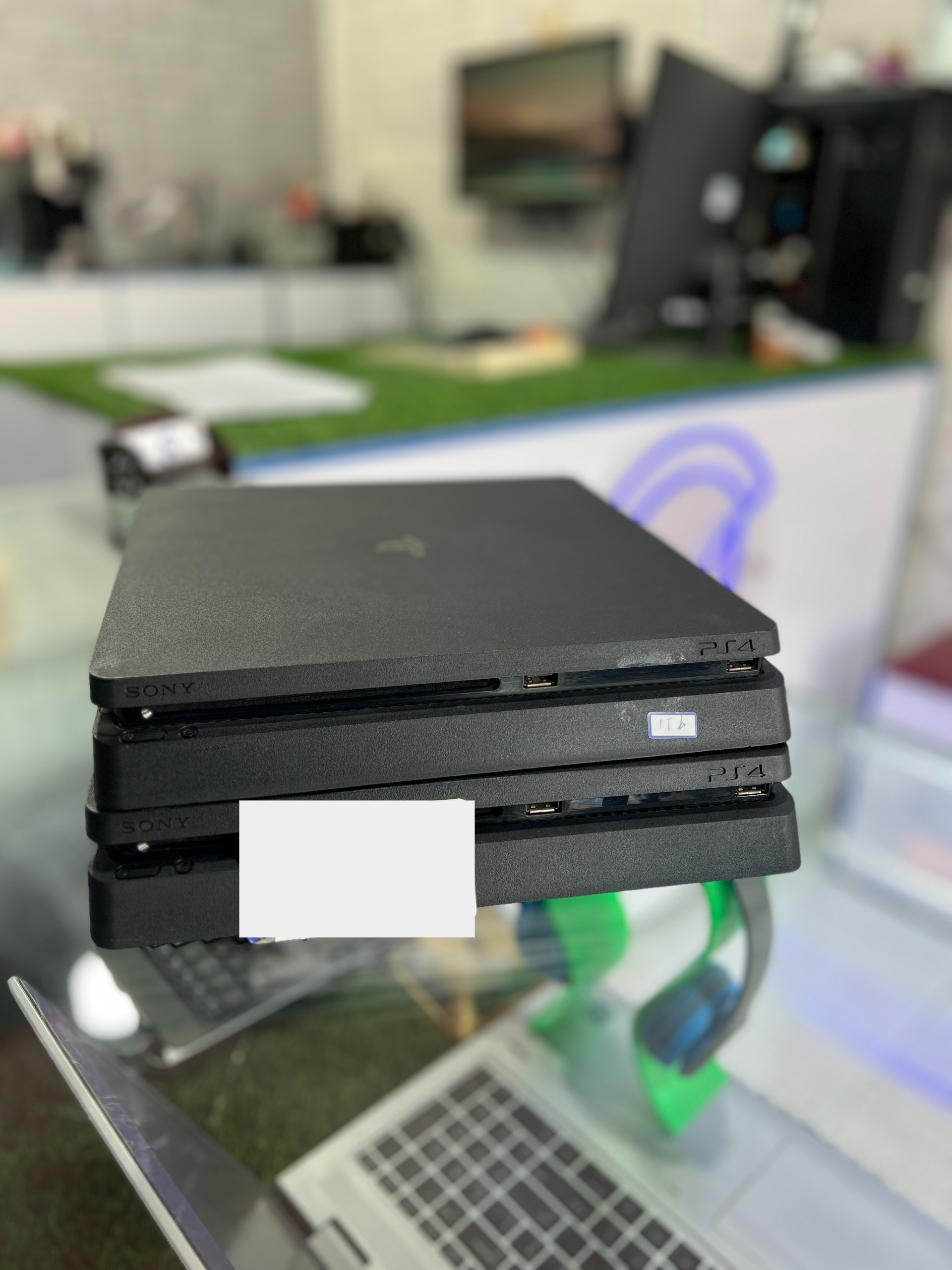 پلی استیشن ps4 نسخه اورجینال حافظه 1 ترابایت