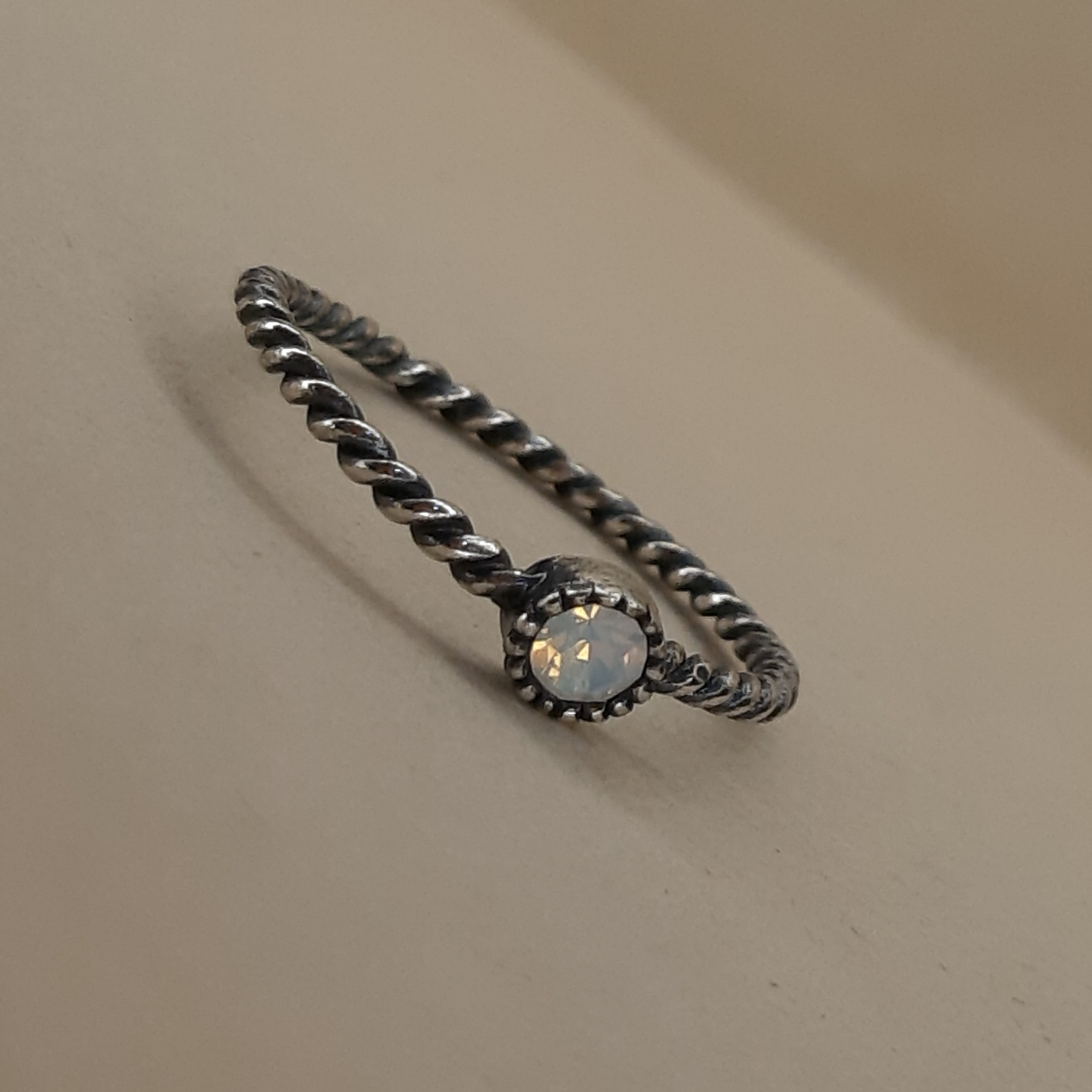 انگشتر نقره مدل تک نگین برند ای ام آمریکایی