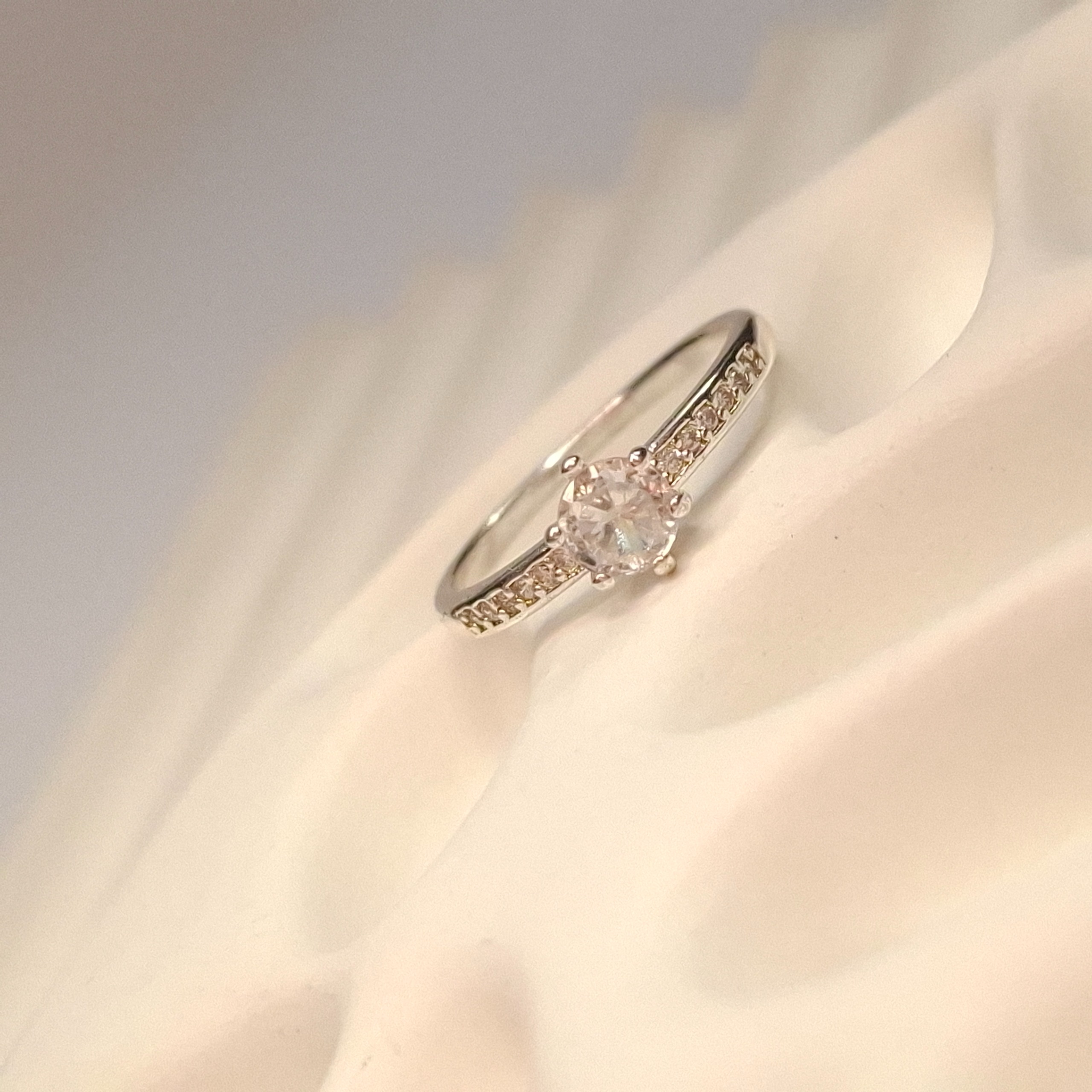 انگشتر زنانه بسیار خاص وارداتی