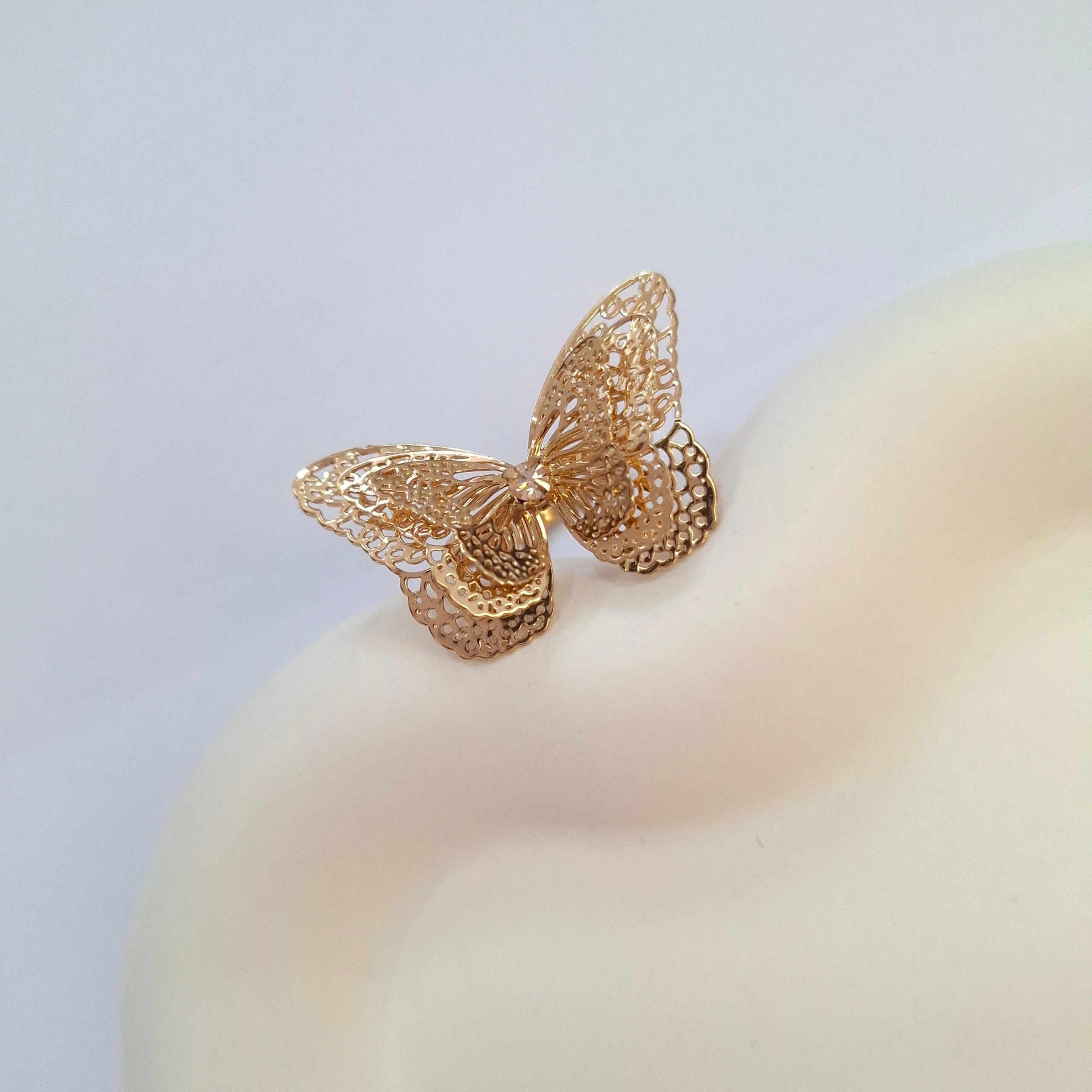 انگشتر زنانه مدل پروانه (ای ام) آمریکایی وارداتی