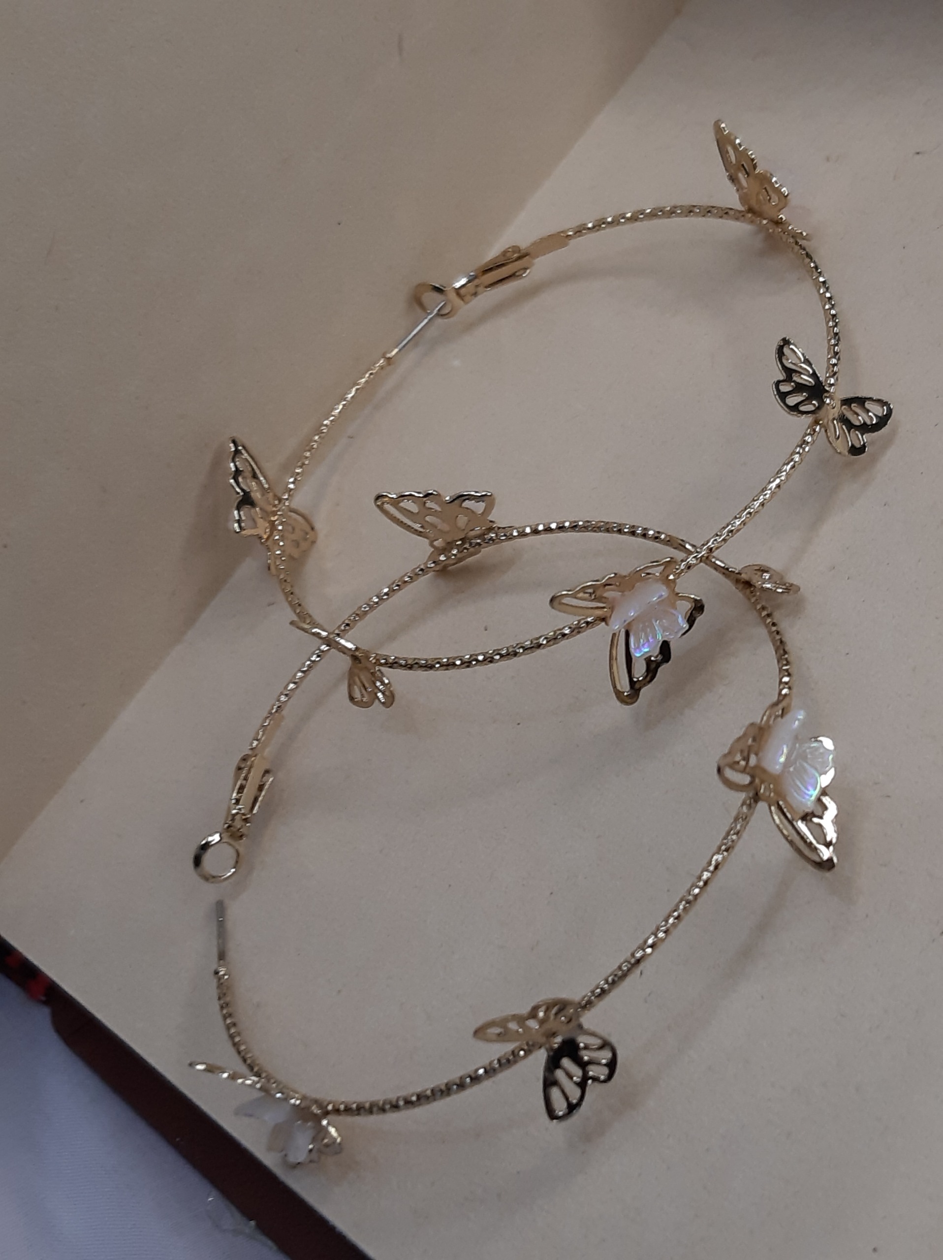 گوشواره مدل حلقه با طرح پروانه وارداتی