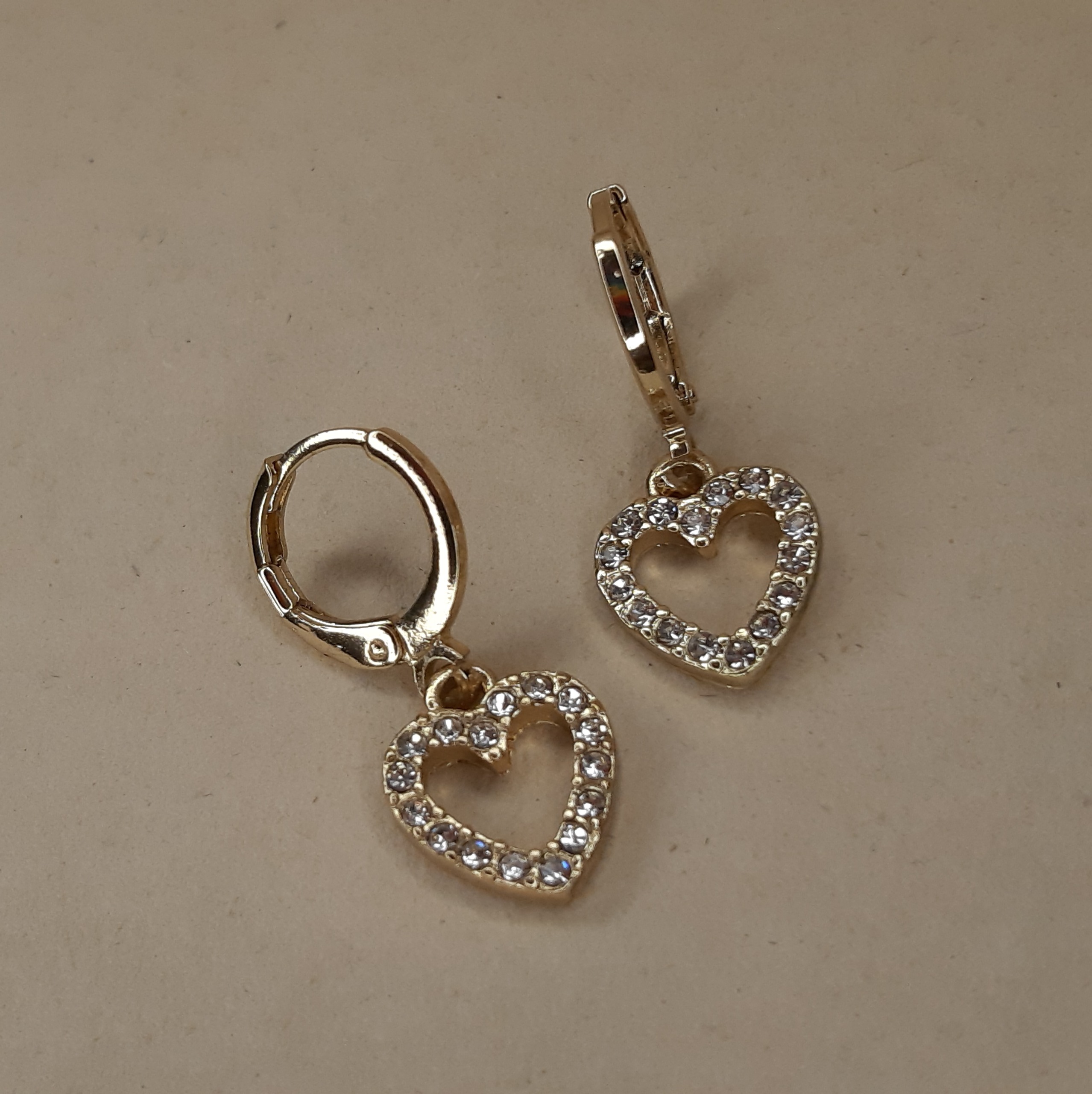 گوشواره دخترانه مدل قلب فول نگین ای ام