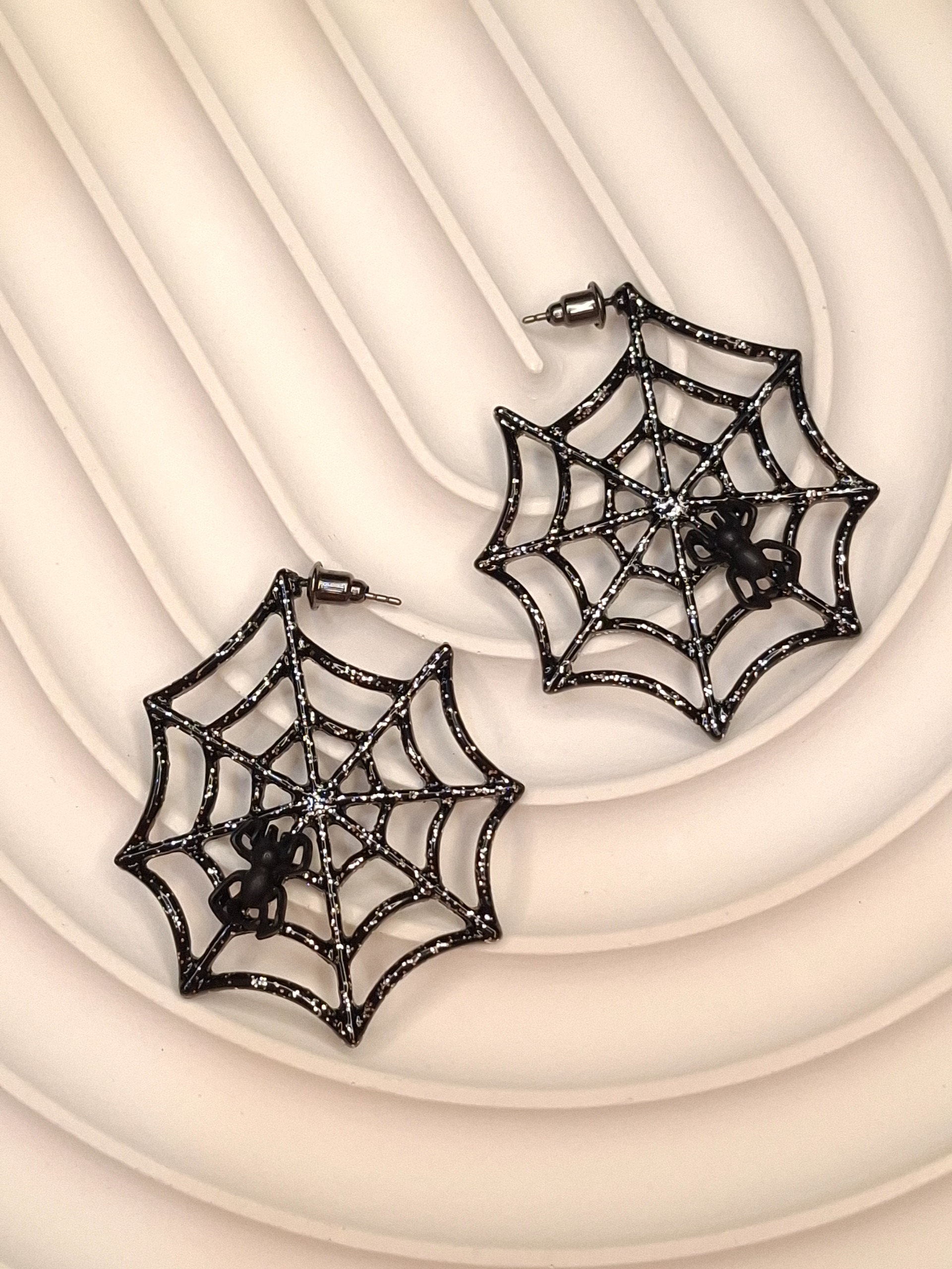 گوشواره هالووینی طرح تارعنکبوت برند ای ام