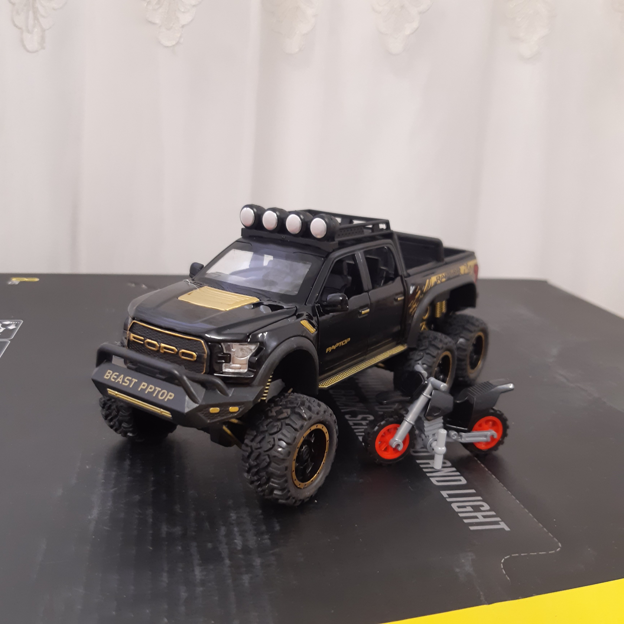 ماکت فورد رپتورمشکی مات