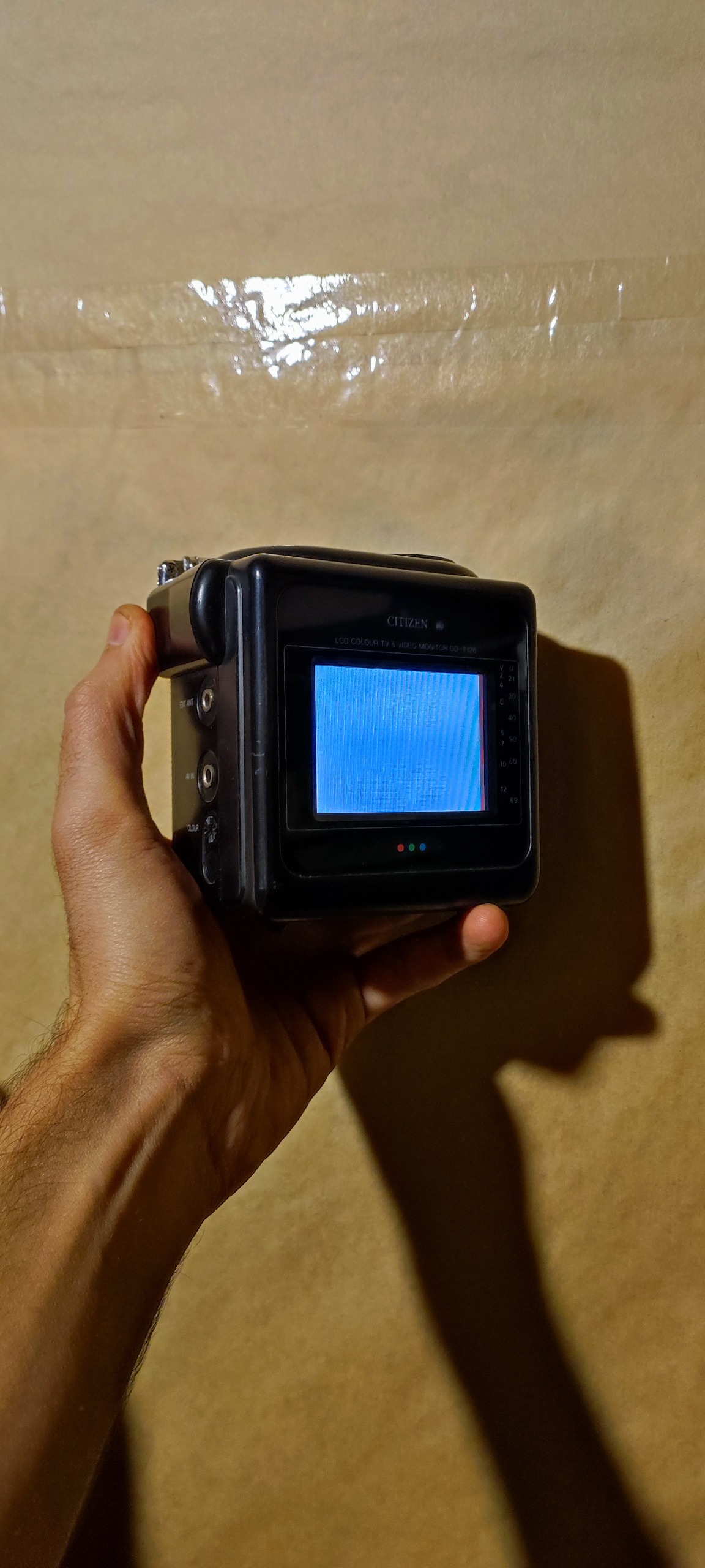 تلویزیون کوچک دستی جیبی قدیمی عتیقه آنتیک