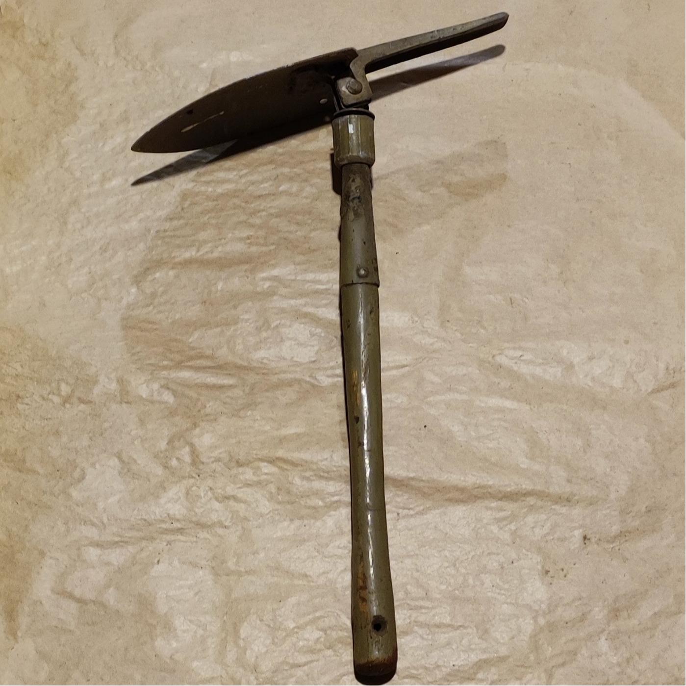 بیل بیلچه کلنگ کلنگچه جیپ جنگی آفرود قدیمی