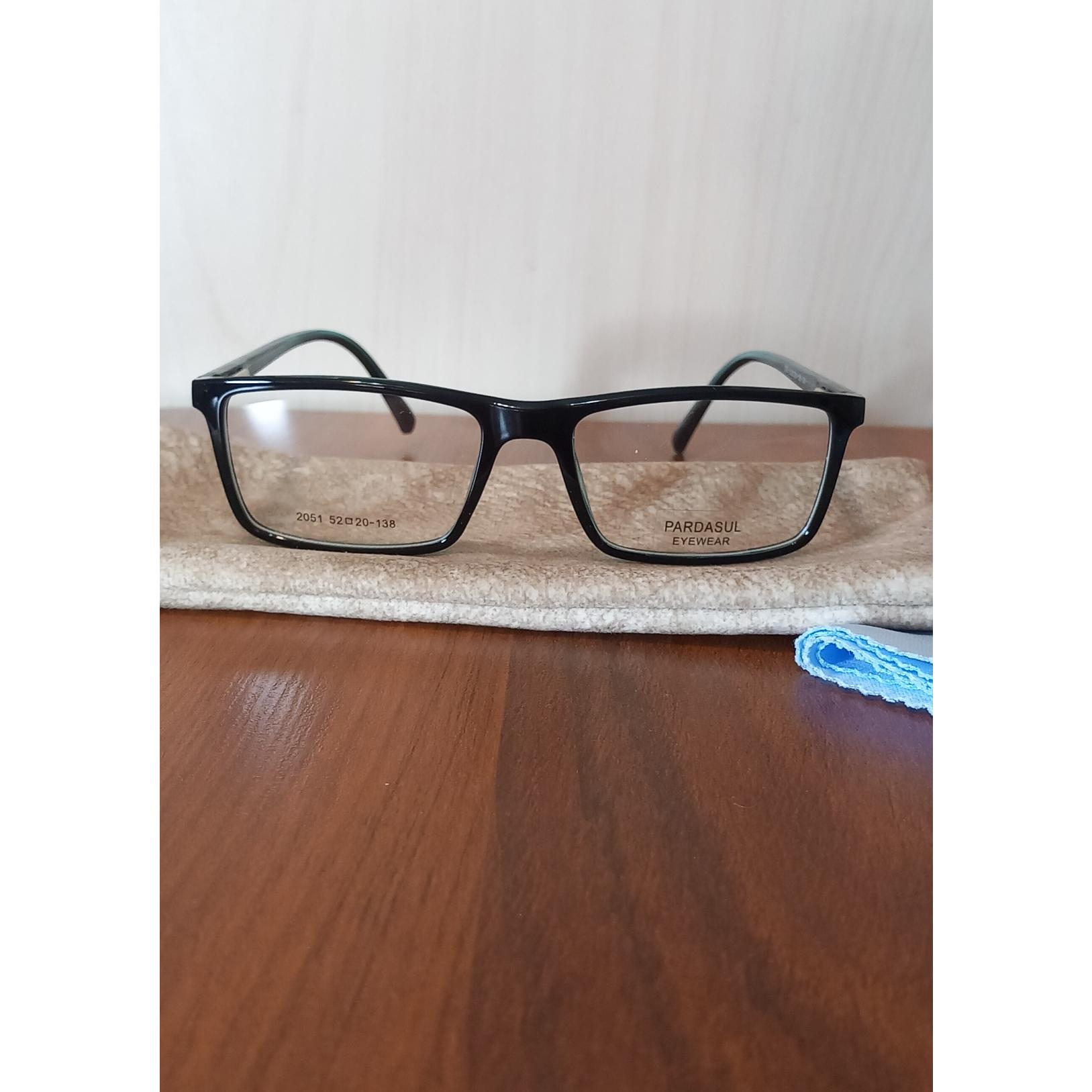 عینک طبی از برند Padasul