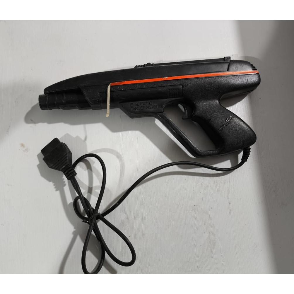 تفنگ بازی کنسول قدیمی