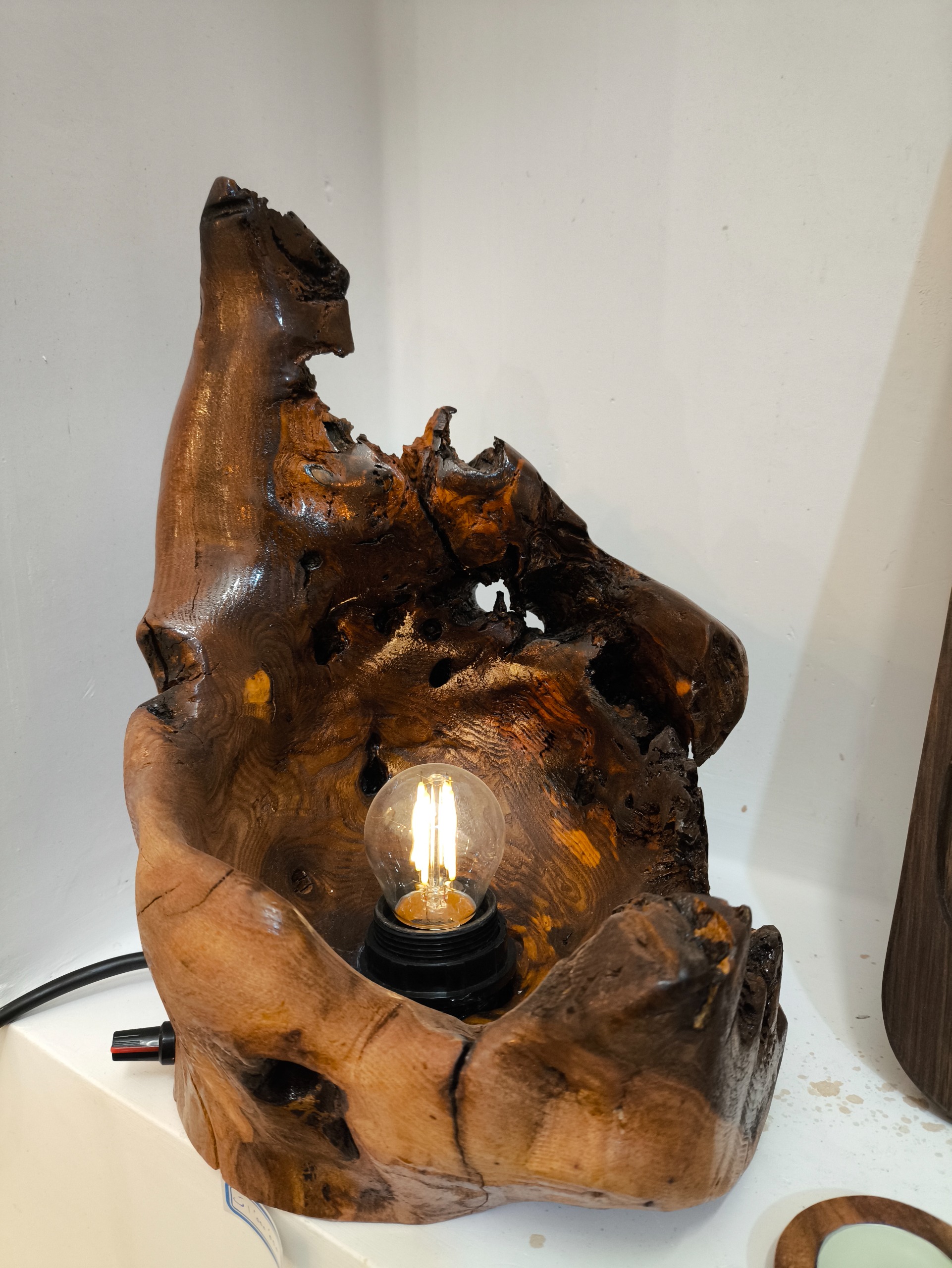 چراغ رو میزی روستیک